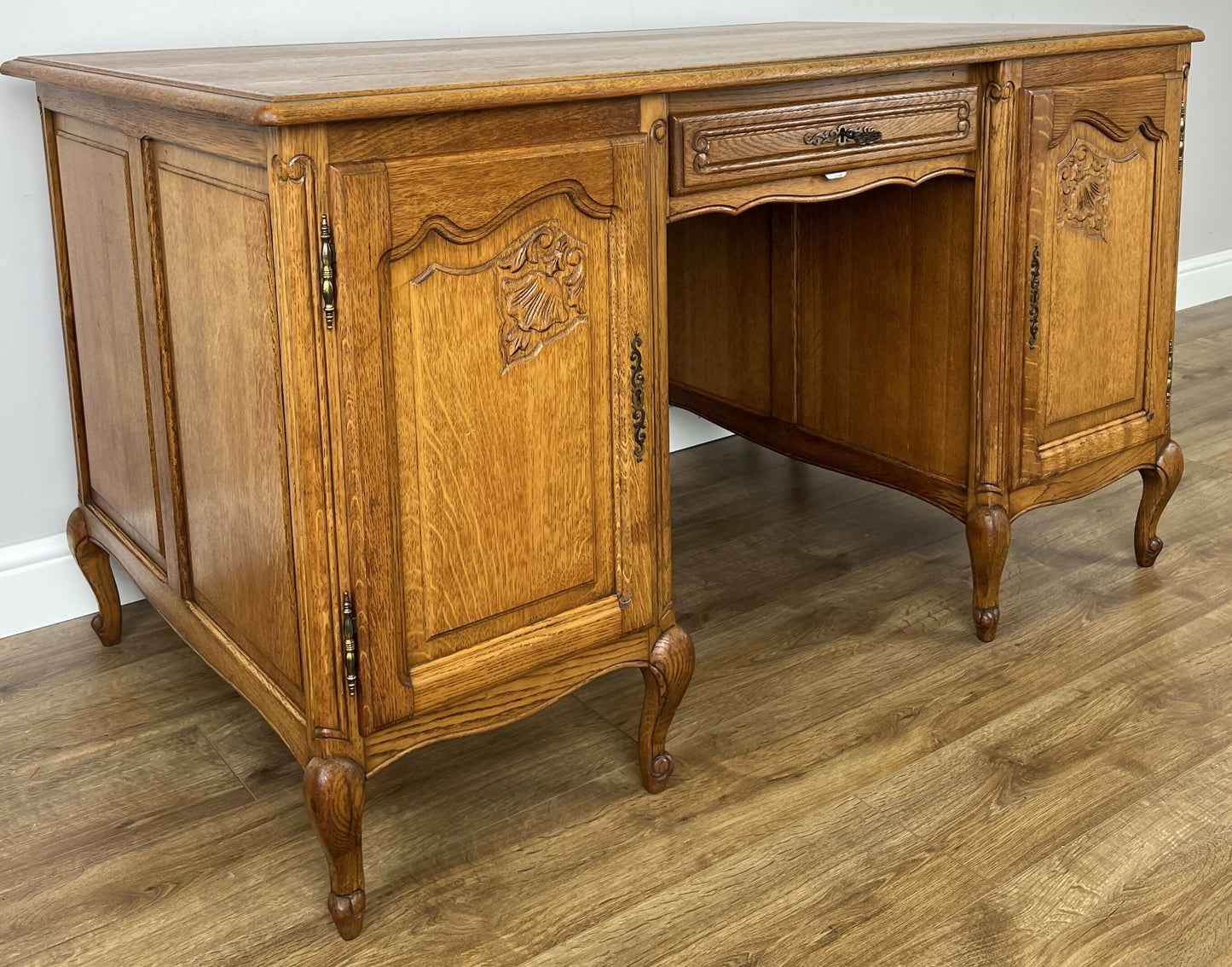 Cabinet Vintage French Louis XIV Style Carved Oak 8 Drawers Sideboard LOT 6460