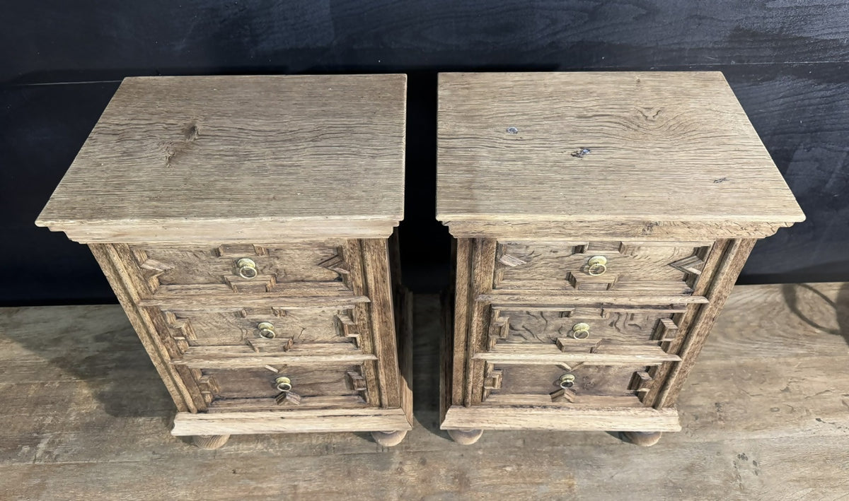 Quality Pair Oak Bedside Chests