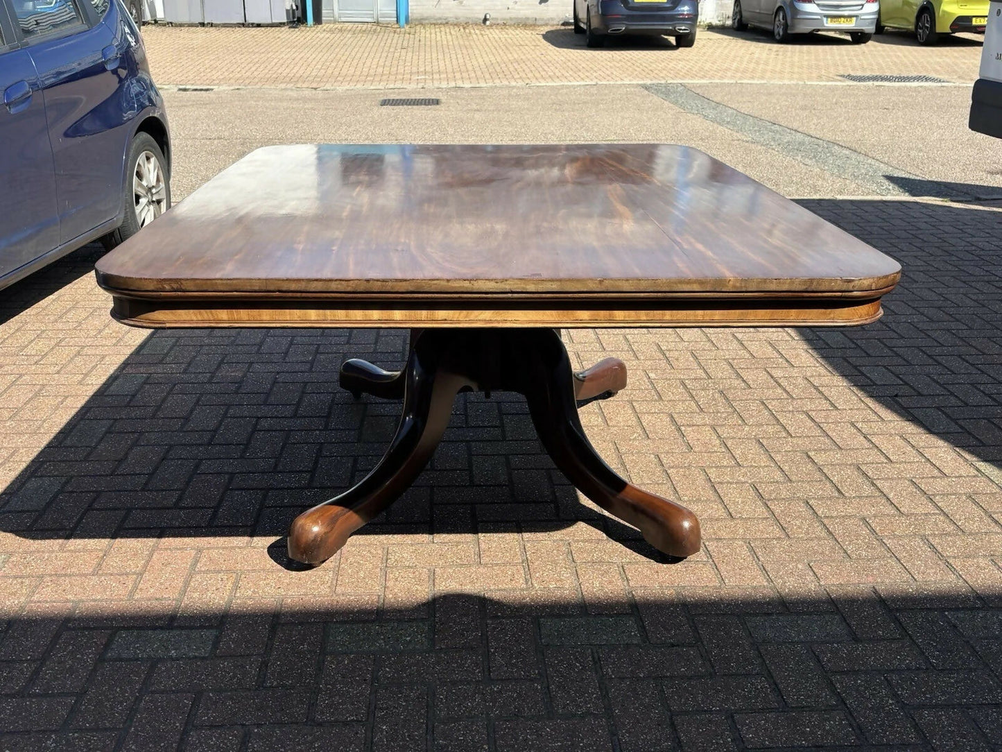 Large Antique Mahogany Dining Table & 8 Chairs.