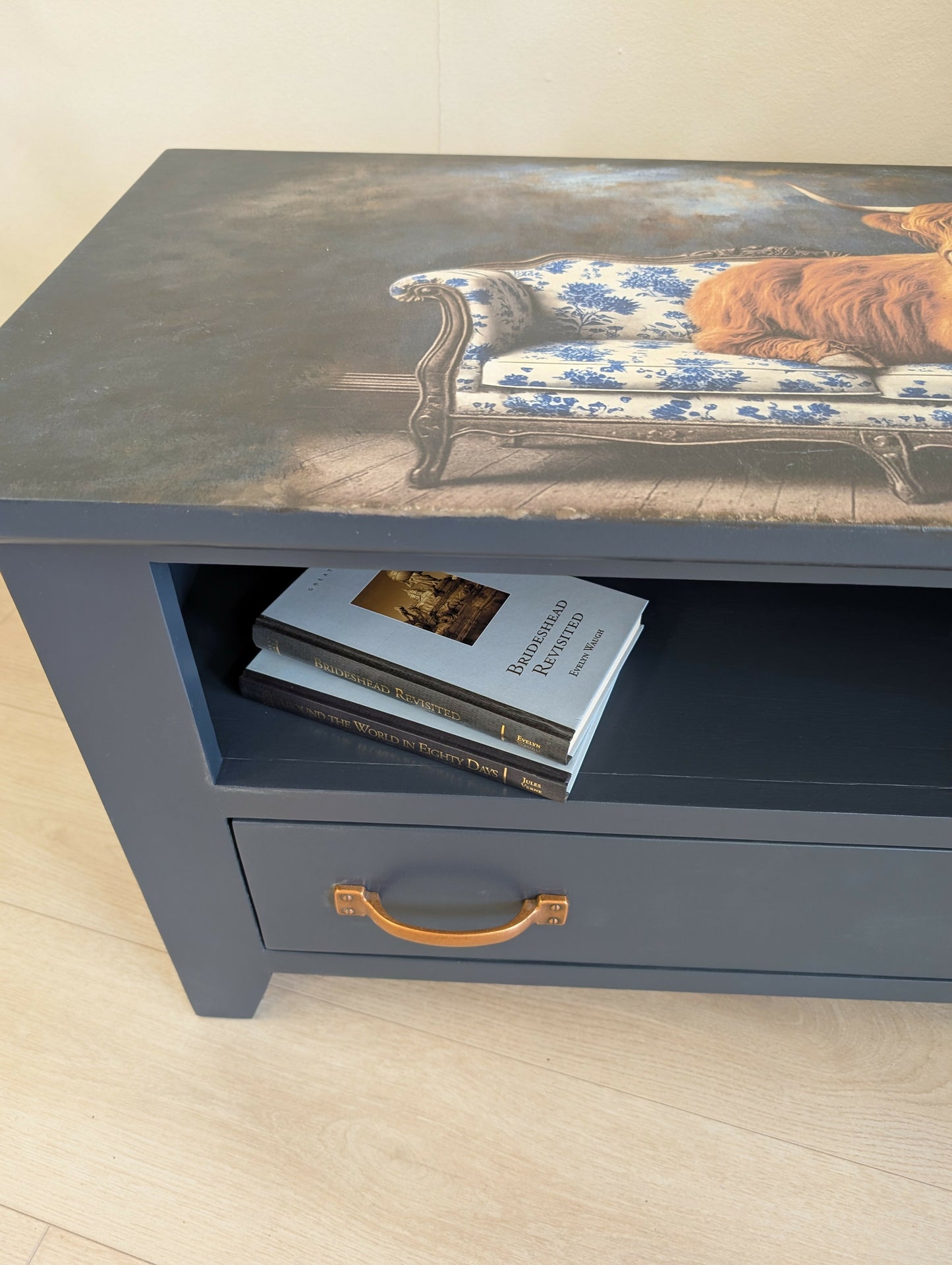 Solid Oak Console/TV Unit Hand-Painted Deep Blue with Highland Cow