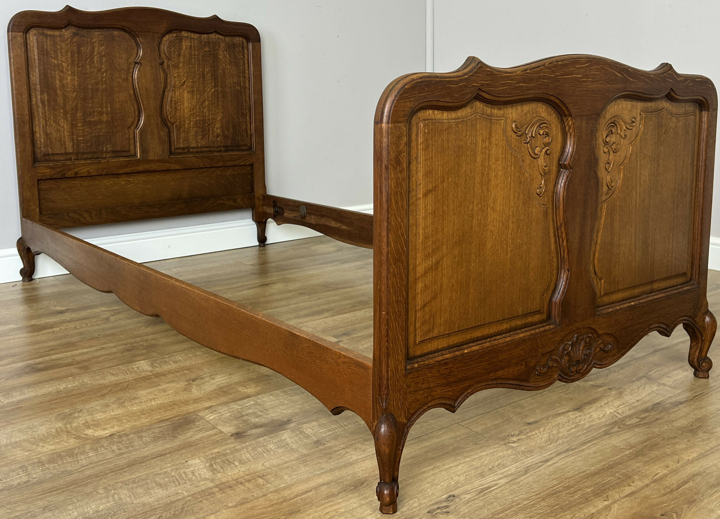 Bed Vintage French Louis XVI Oak Single Bed Frame Carved Headboard LOT 6389