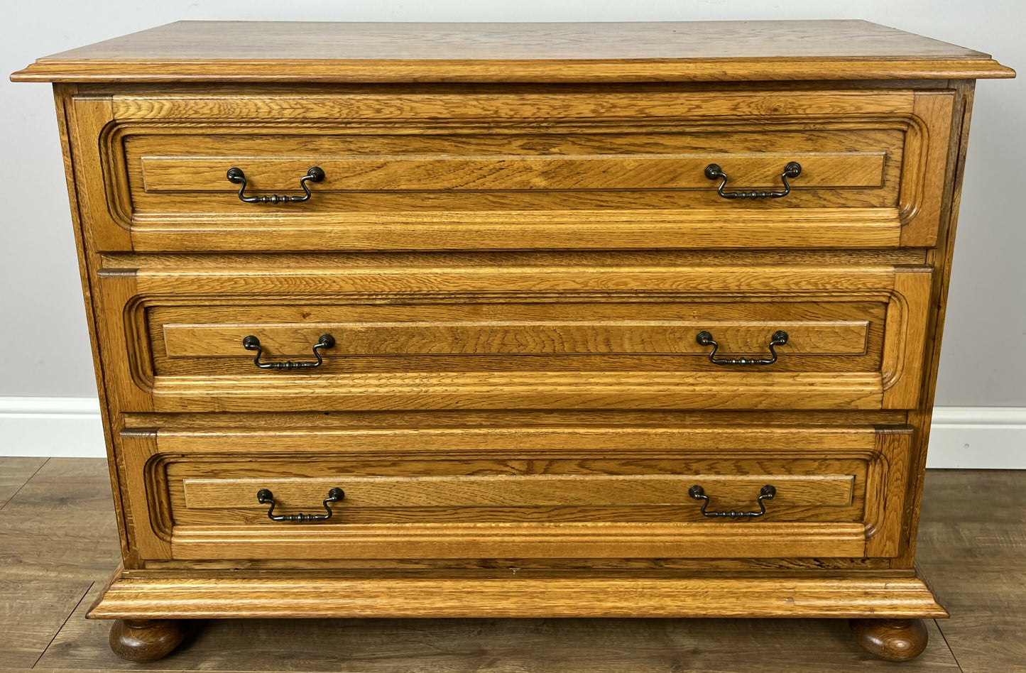 Chest of Drawers Vintage French Style 3 Drawers Carved Storage Cabinet LOT 6287