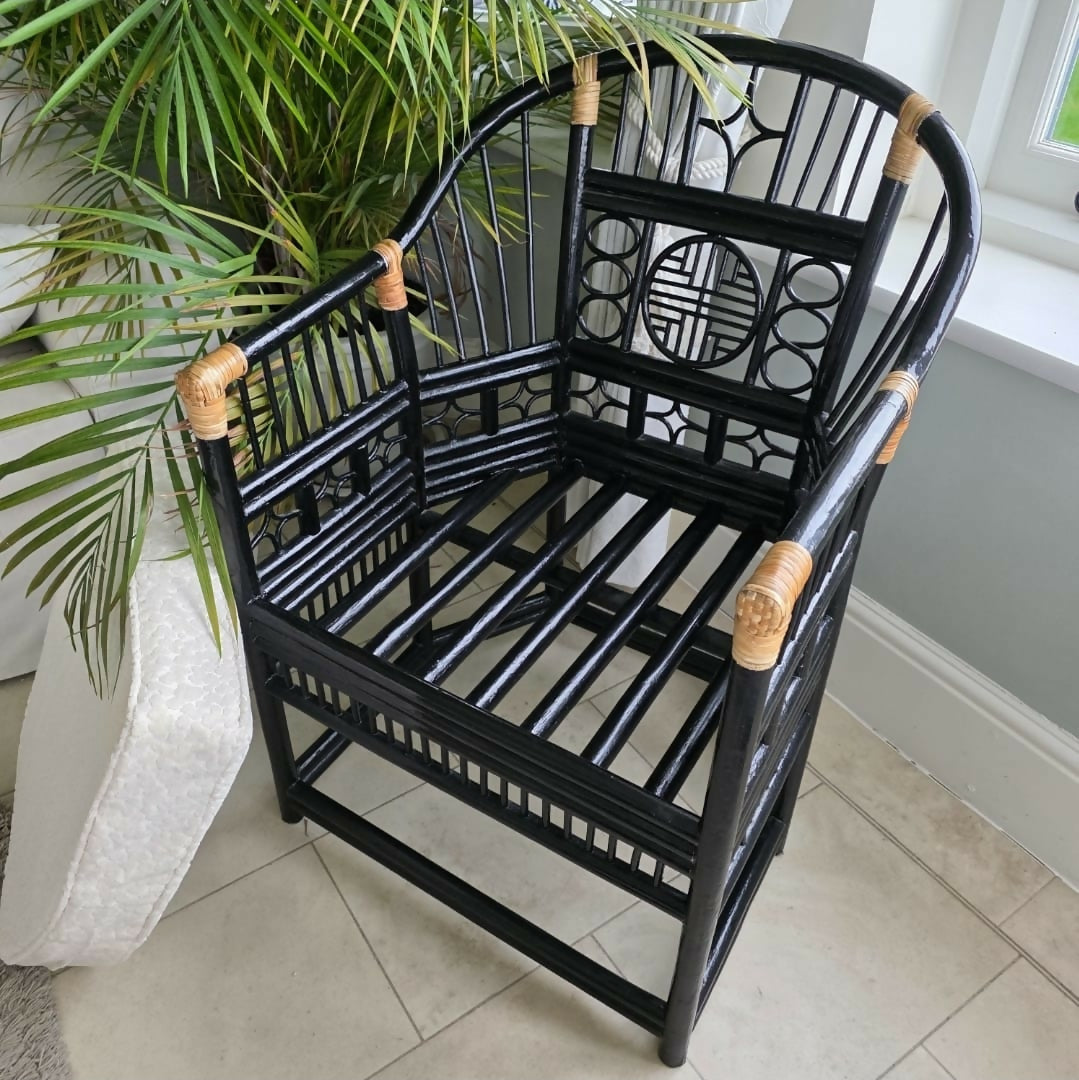Brighton Pavilion Style Horseshoe Back Chair Bamboo Fretwork Geometric Motifs Black Laquer Finish In Excellent Condition