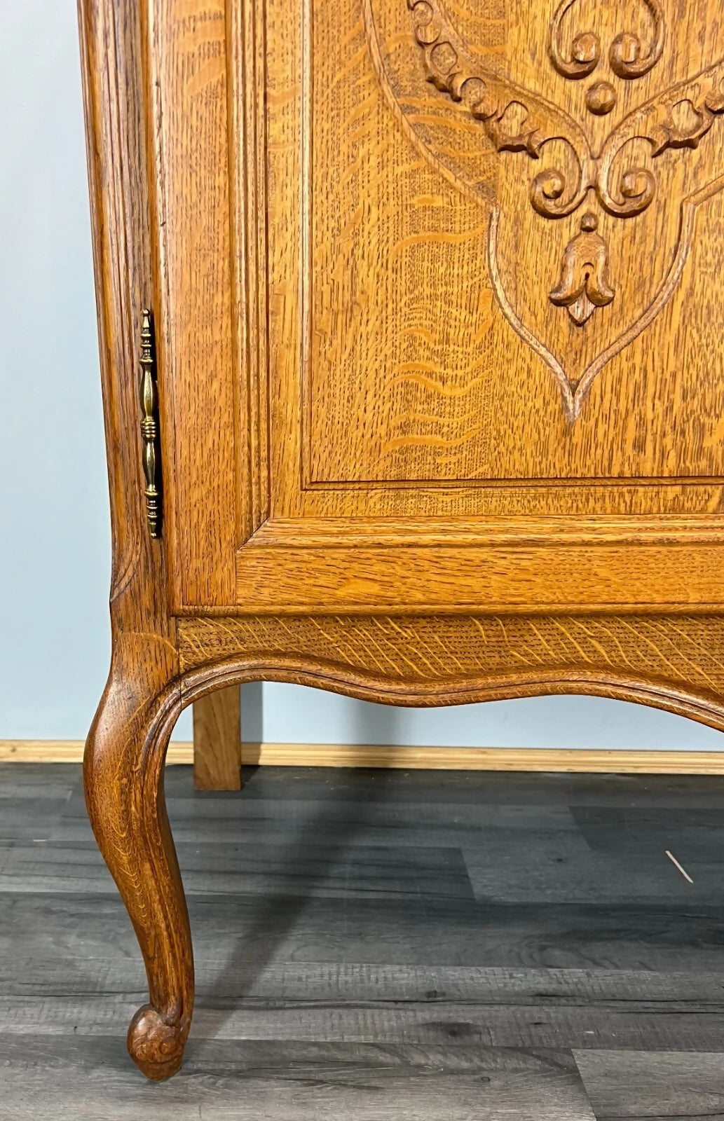 Vintage French Oak Sideboard Louis XIV Style Buffet Cabinet Cupboard LOT 3820