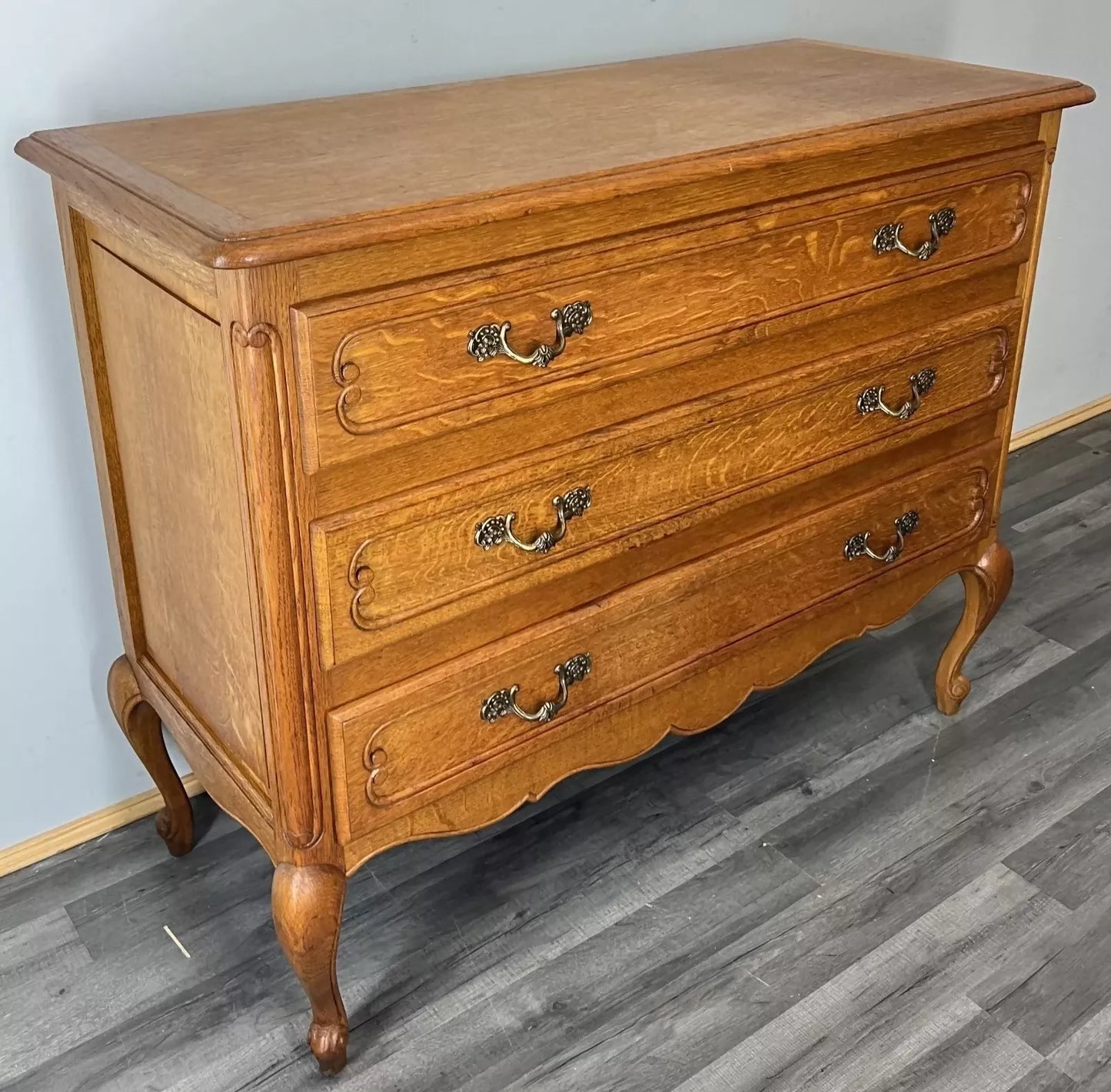 Chest of Drawers Vintage French Louis Oak with 3 Drawers Carved Cabinet LOT 4468