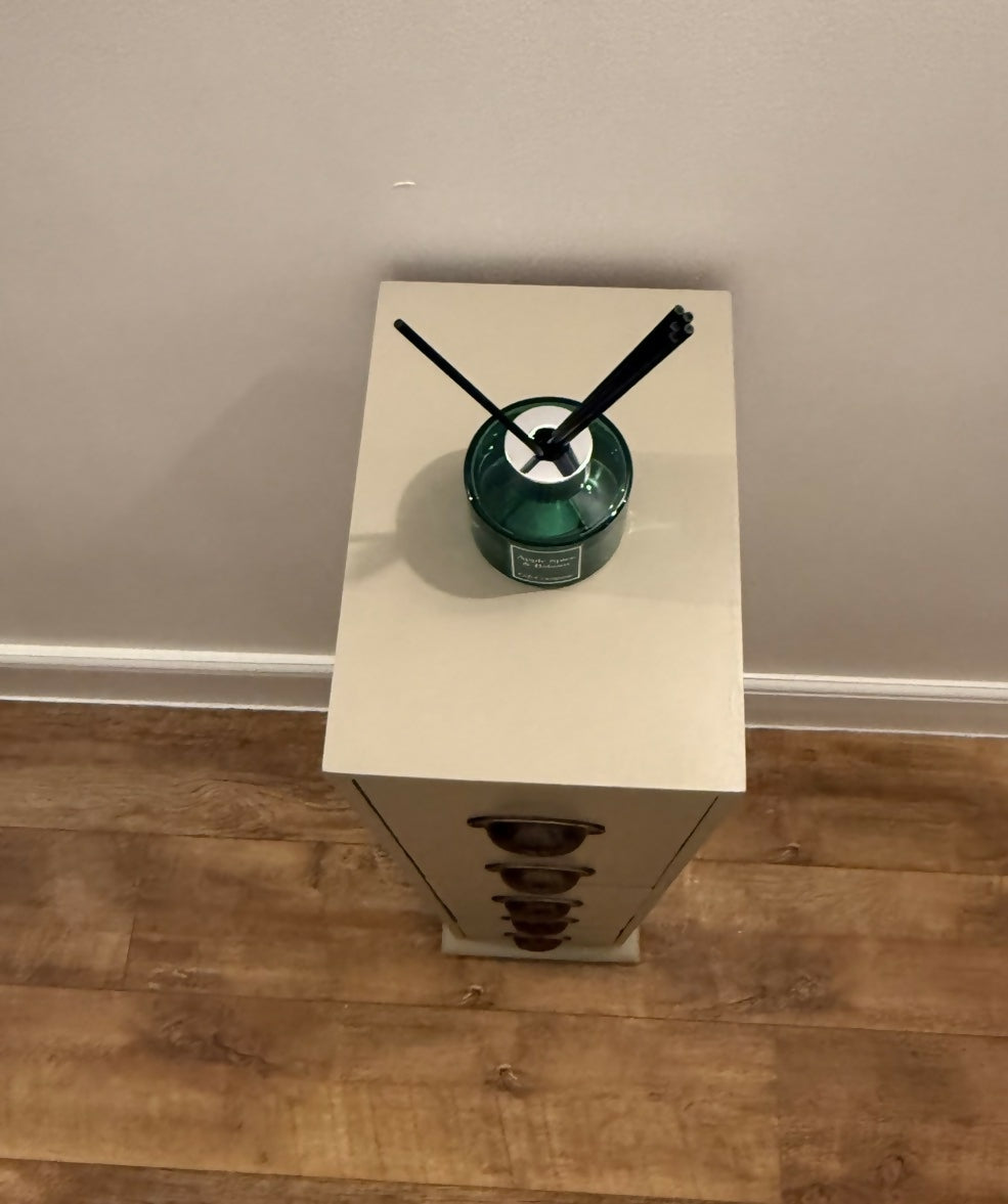 Set of 5 drawers tall and narrow