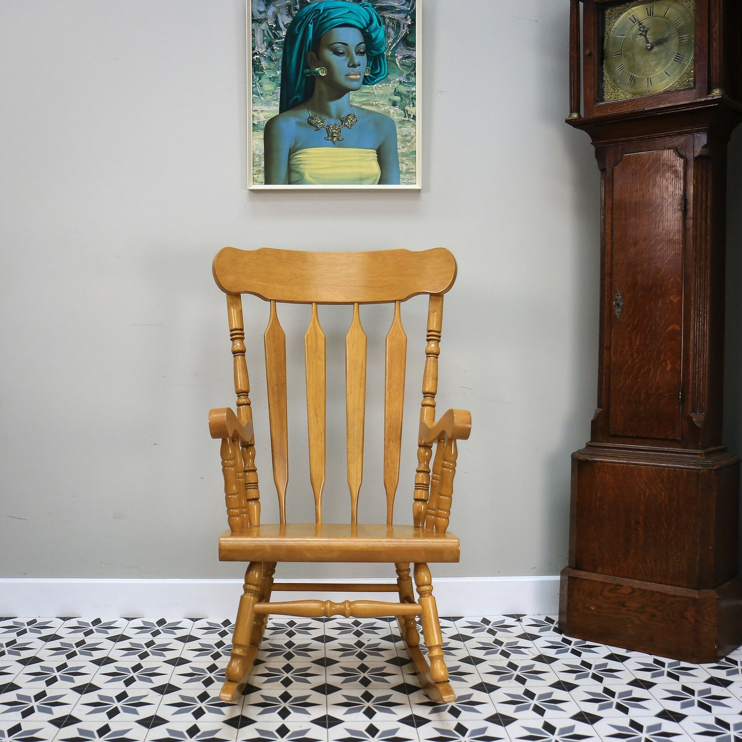 Rocking Chair Solid Wood with Exaggerated Slat Back and Turned Spindles