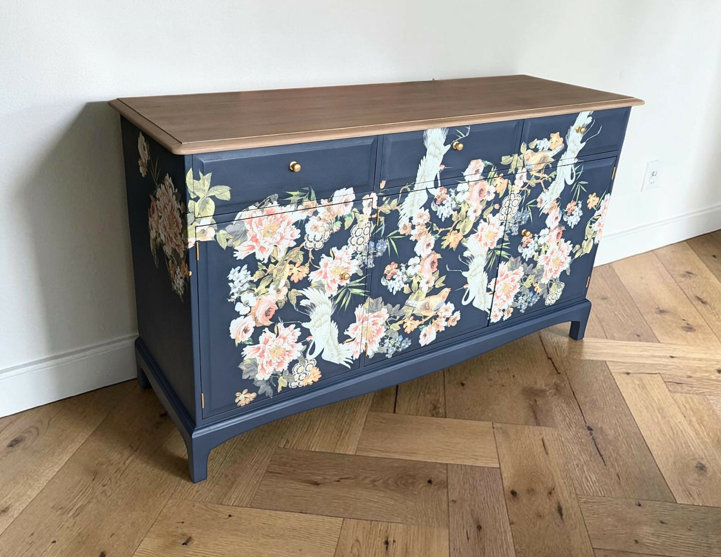 Vintage Stag minstrel navy blue chinoisorie sideboard