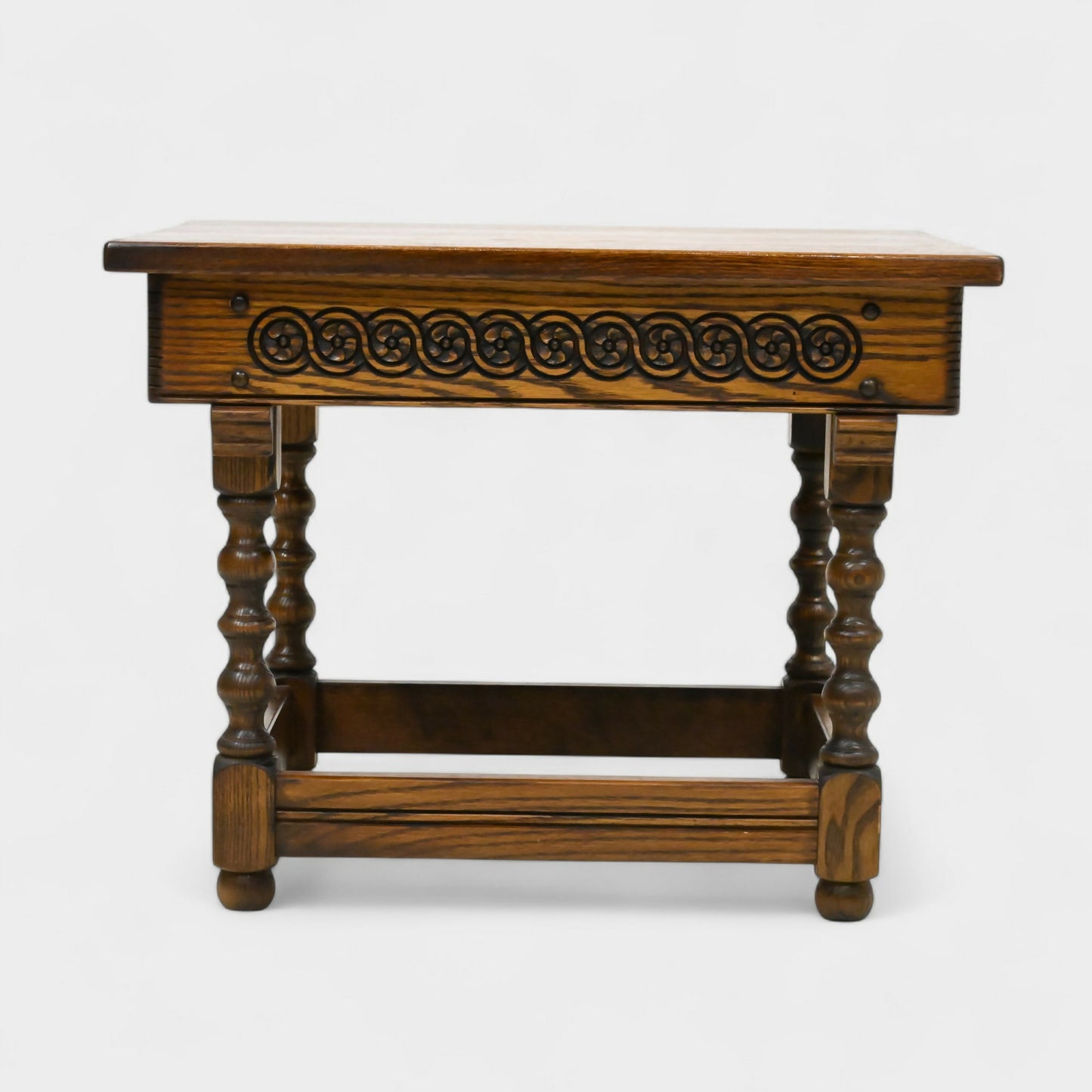 Old Charm Side Table Lamp Table Light Oak Bobbin Turned Legs FREE UK Delivery. SBR10764/2807E