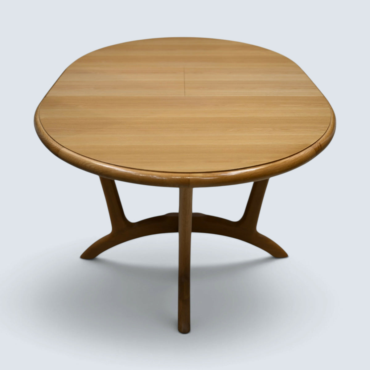 Winsor Stockholm WN218 Oak Oval Extending Dining Table FREE UK Delivery