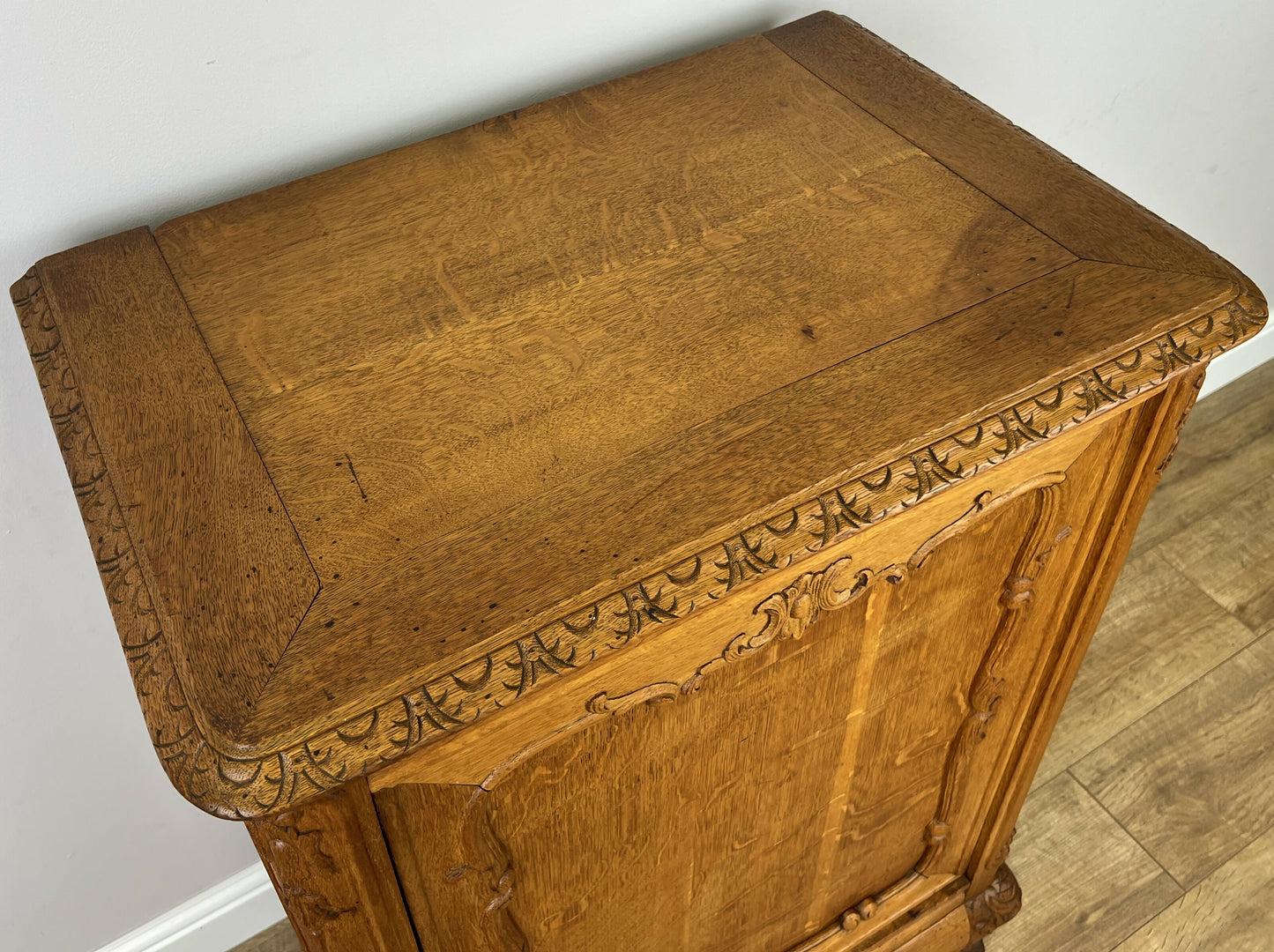 Cabinet Vintage French Style Oak Sideboard with Carved Cupboard LOT 6248
