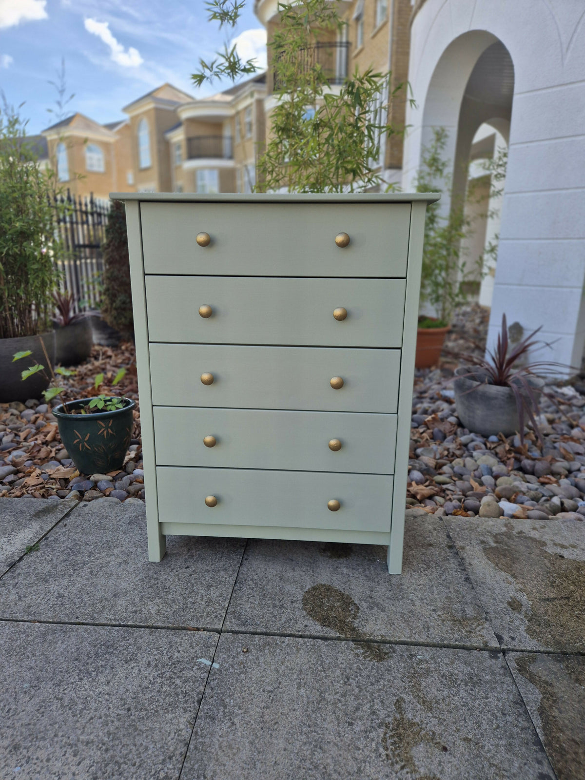 Gorgeous chest of drawers