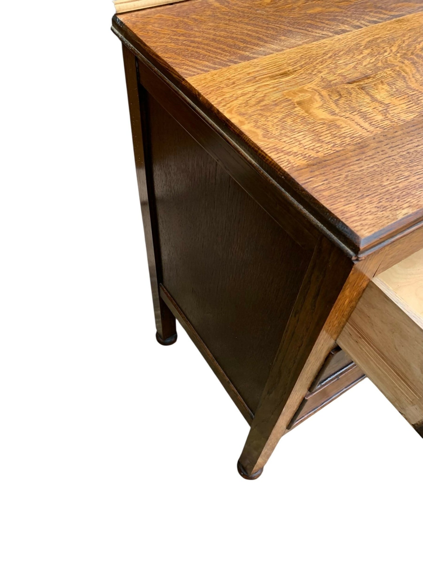Art Deco period Oak chest of drawers.