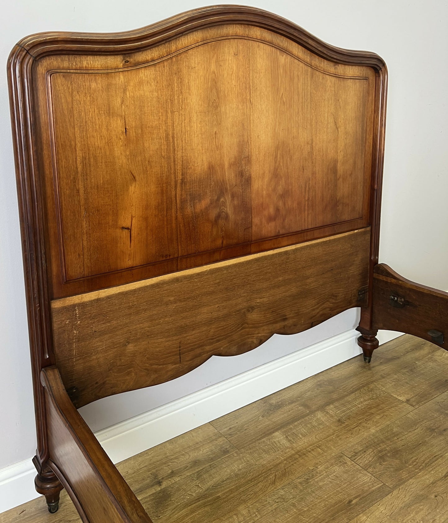 Bed Antique French Style Double Bed Frame Walnut Carved Headboard LOT 6407