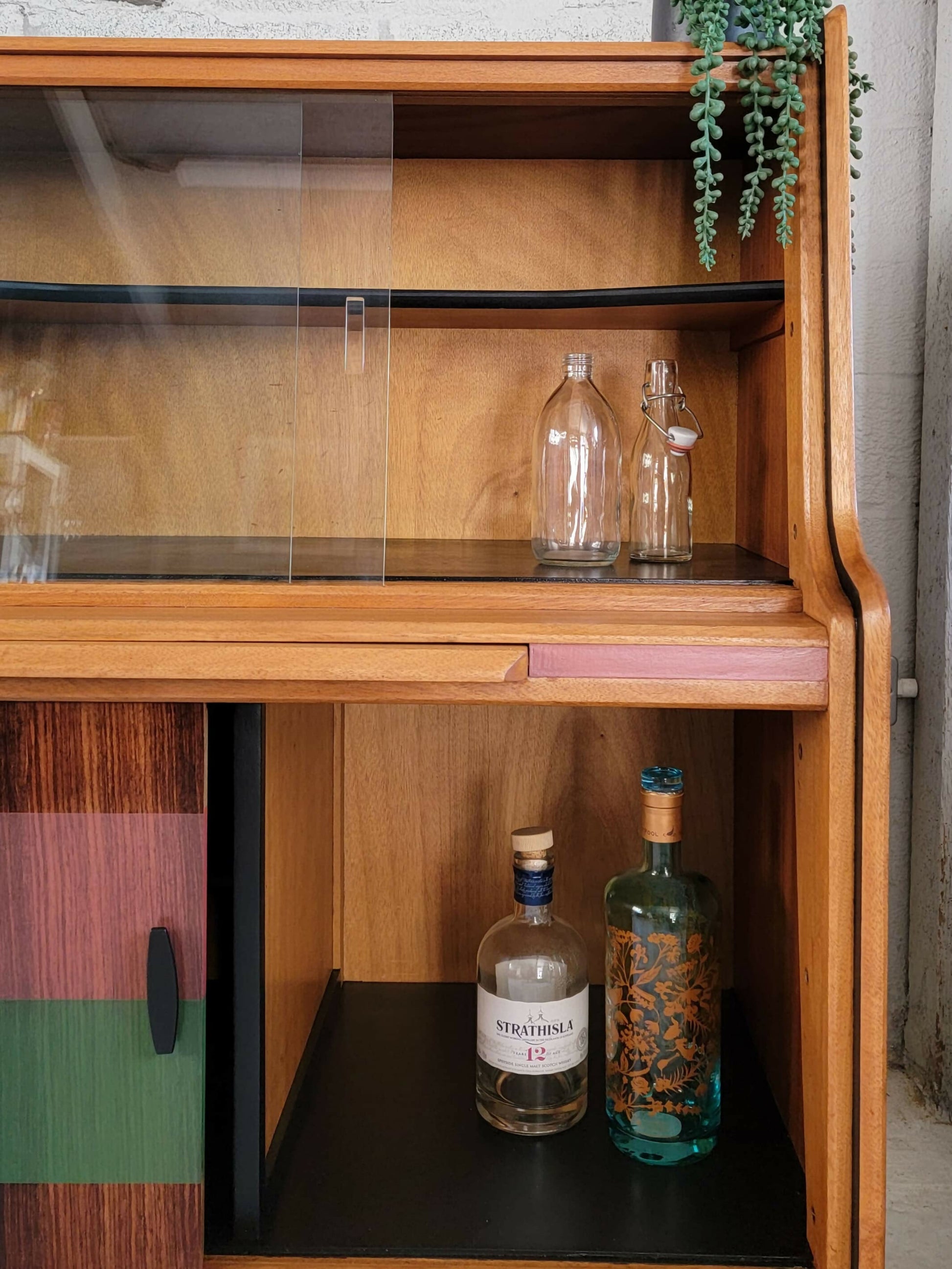 Sideboard bottle storage-orange otter