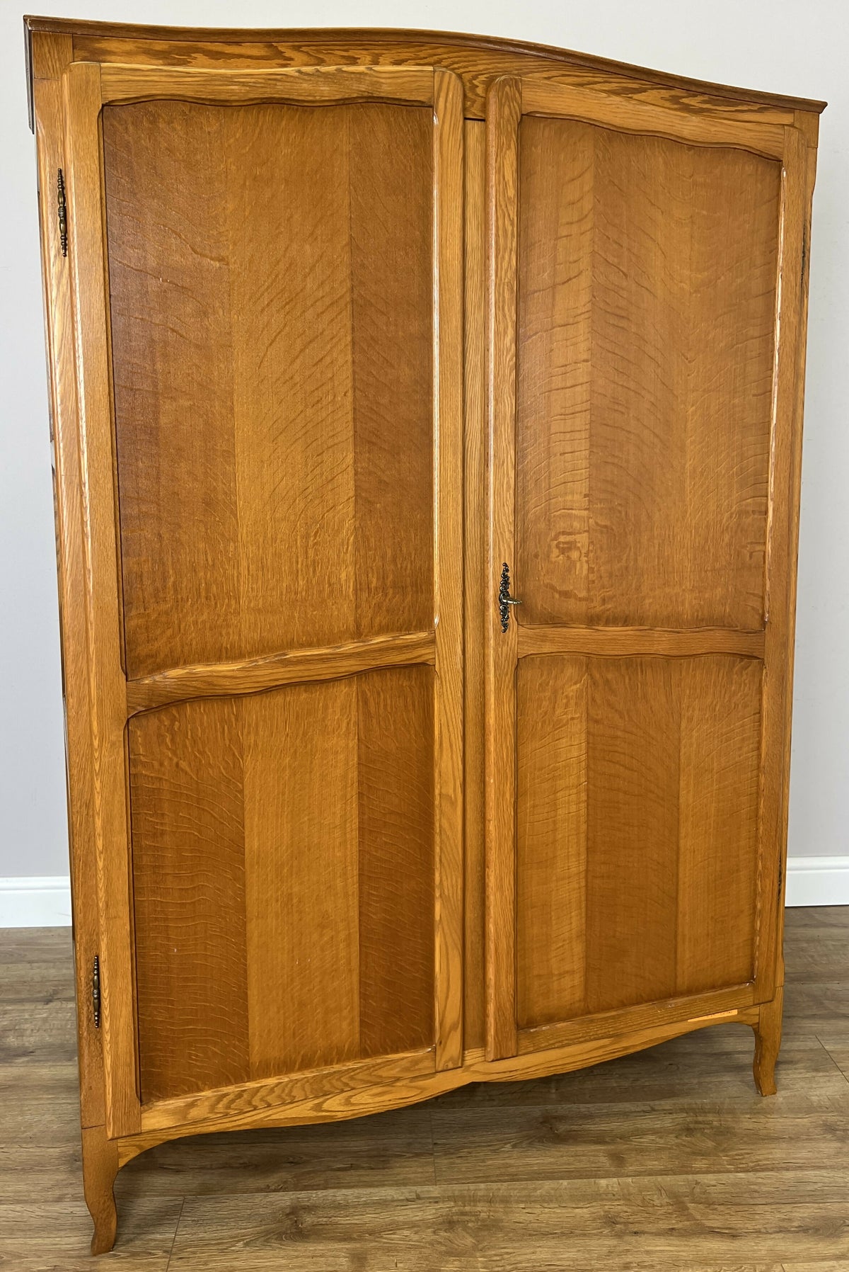 Wardrobe Vintage French Louis Oak Two Door Bedroom Storage Armoire LOT 6536