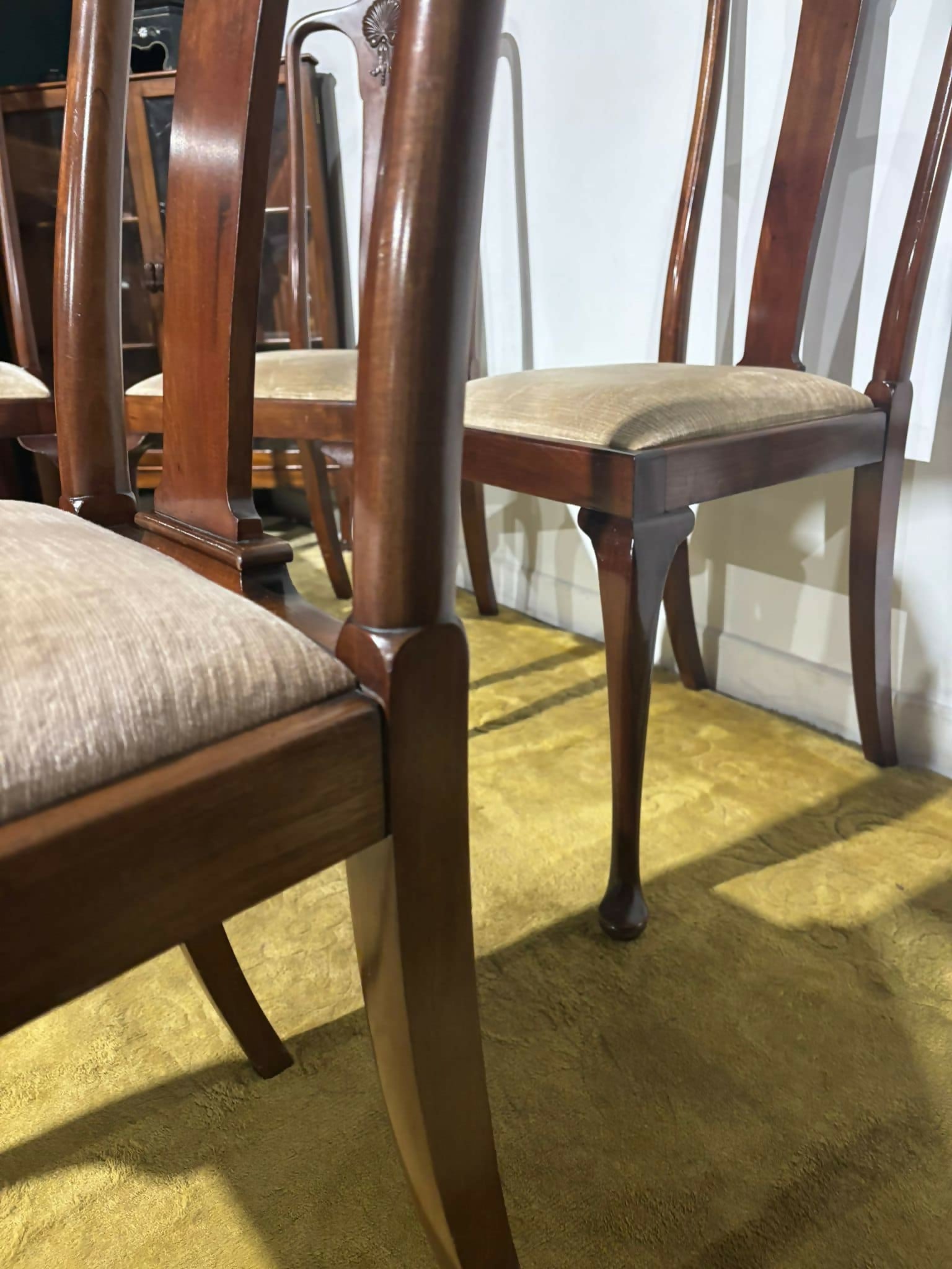 Set Of Four Mahogany Queen Anne Style Dining Chairs3