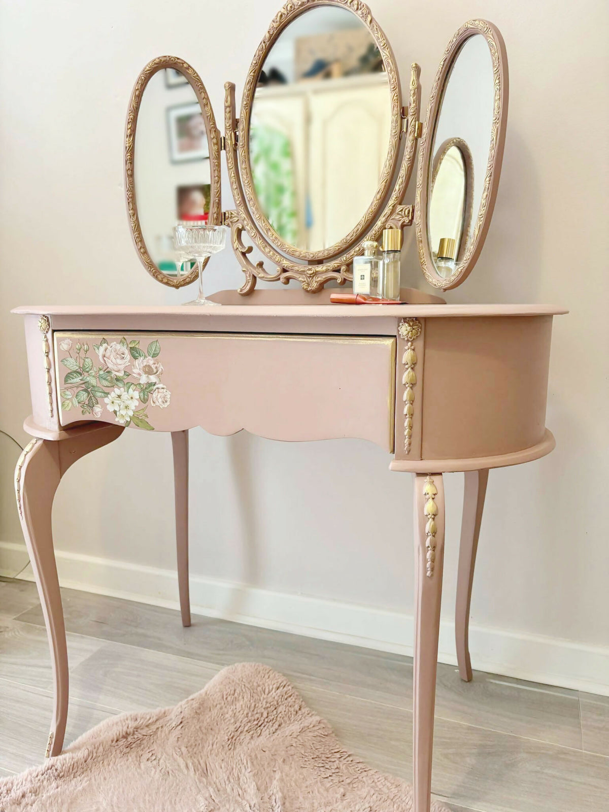 Dusky Pink vintage Dressing table with mirror