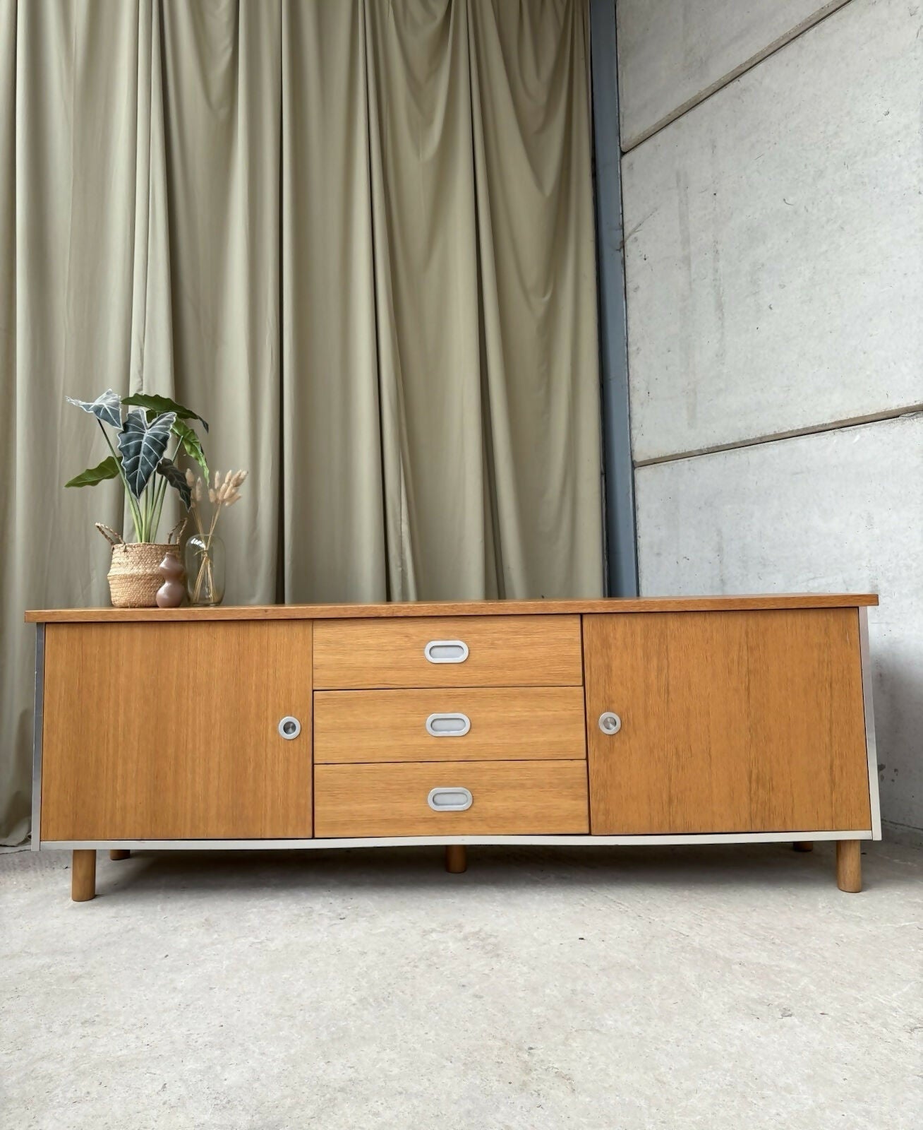 Vintage Late Mid Century 90s Sideboard Modernist Media Cabinet Unit Lp Storage R1122