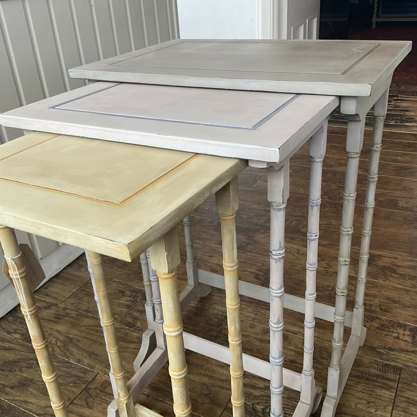Set of three nesting tables