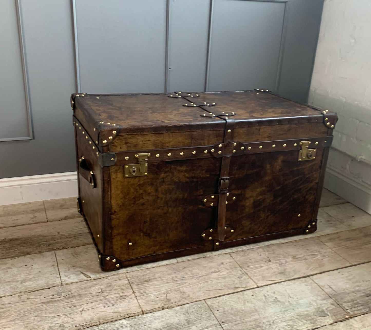 English Handmade Leather Coffee Table Trunk