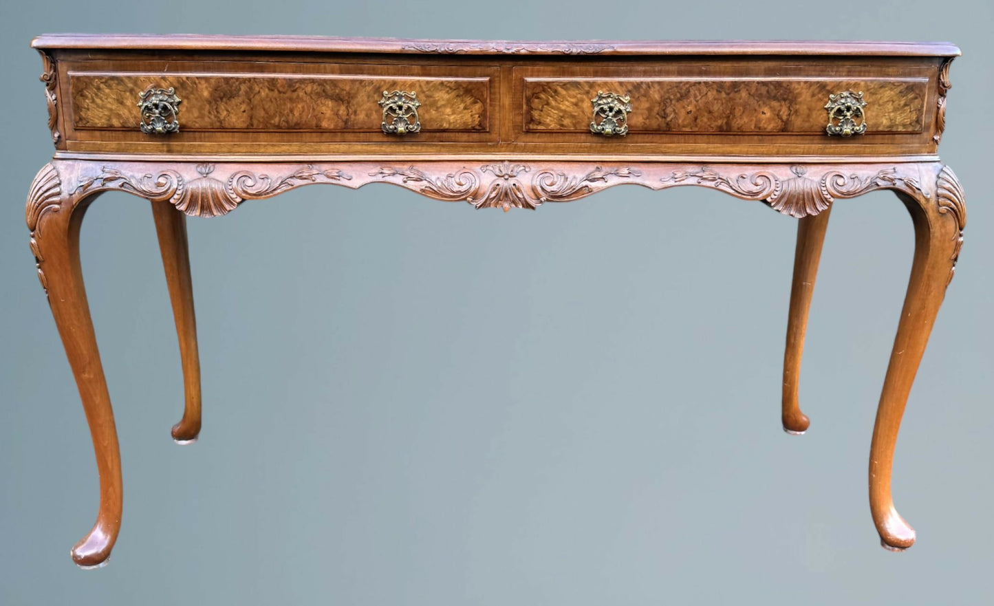 Good Quality Queen Anne Style Burr Walnut Serving Side Table