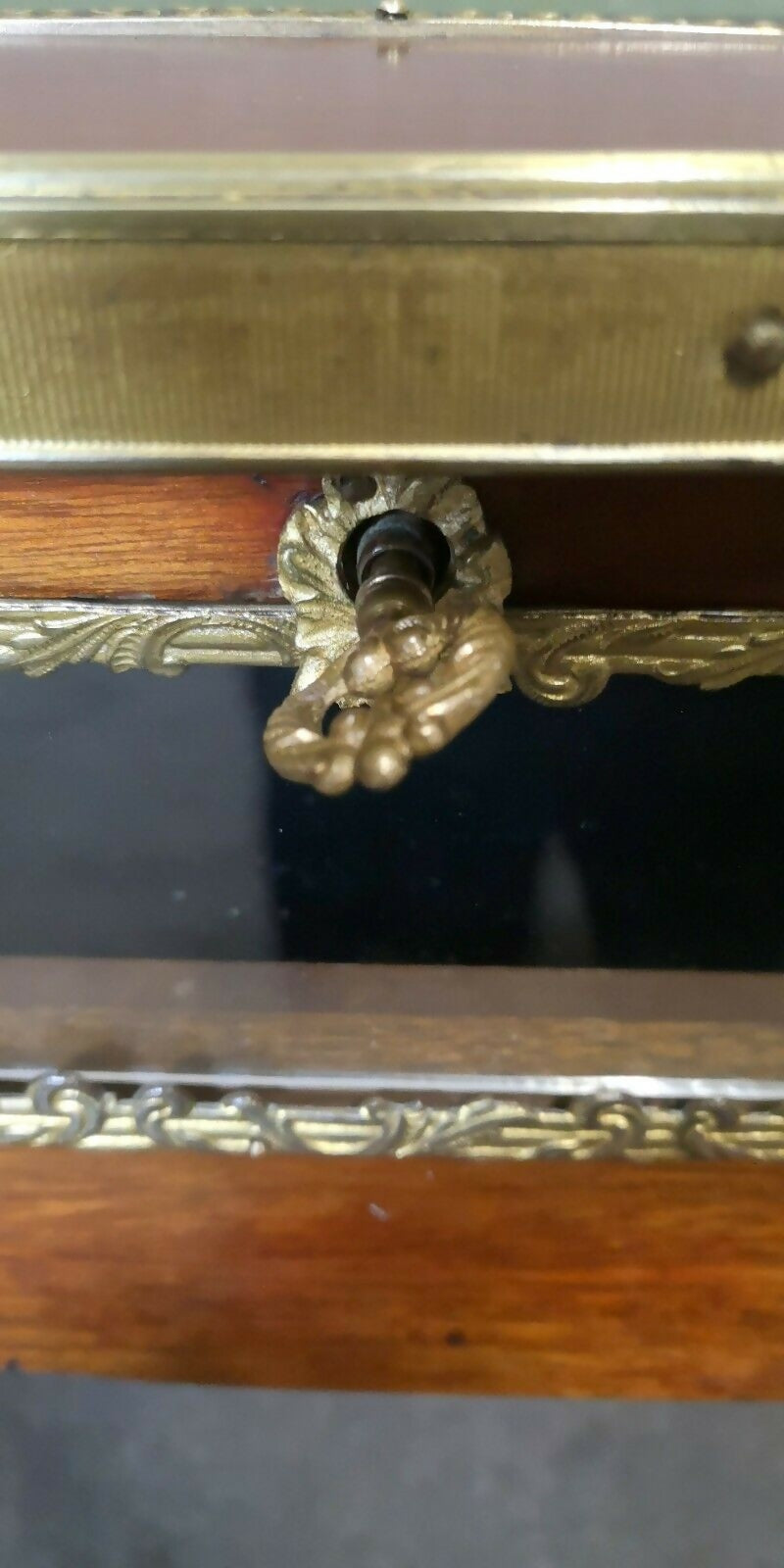 Antique Mahogany Bijouterie Table / Display Table