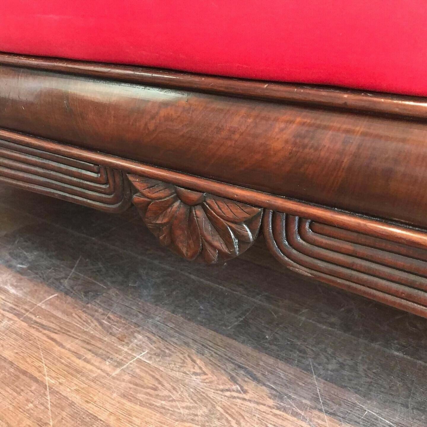 Vintage Victorian 3 Seater Mahogany Sofa With Curved Ends, Lions Paw Feet. Stunning!!