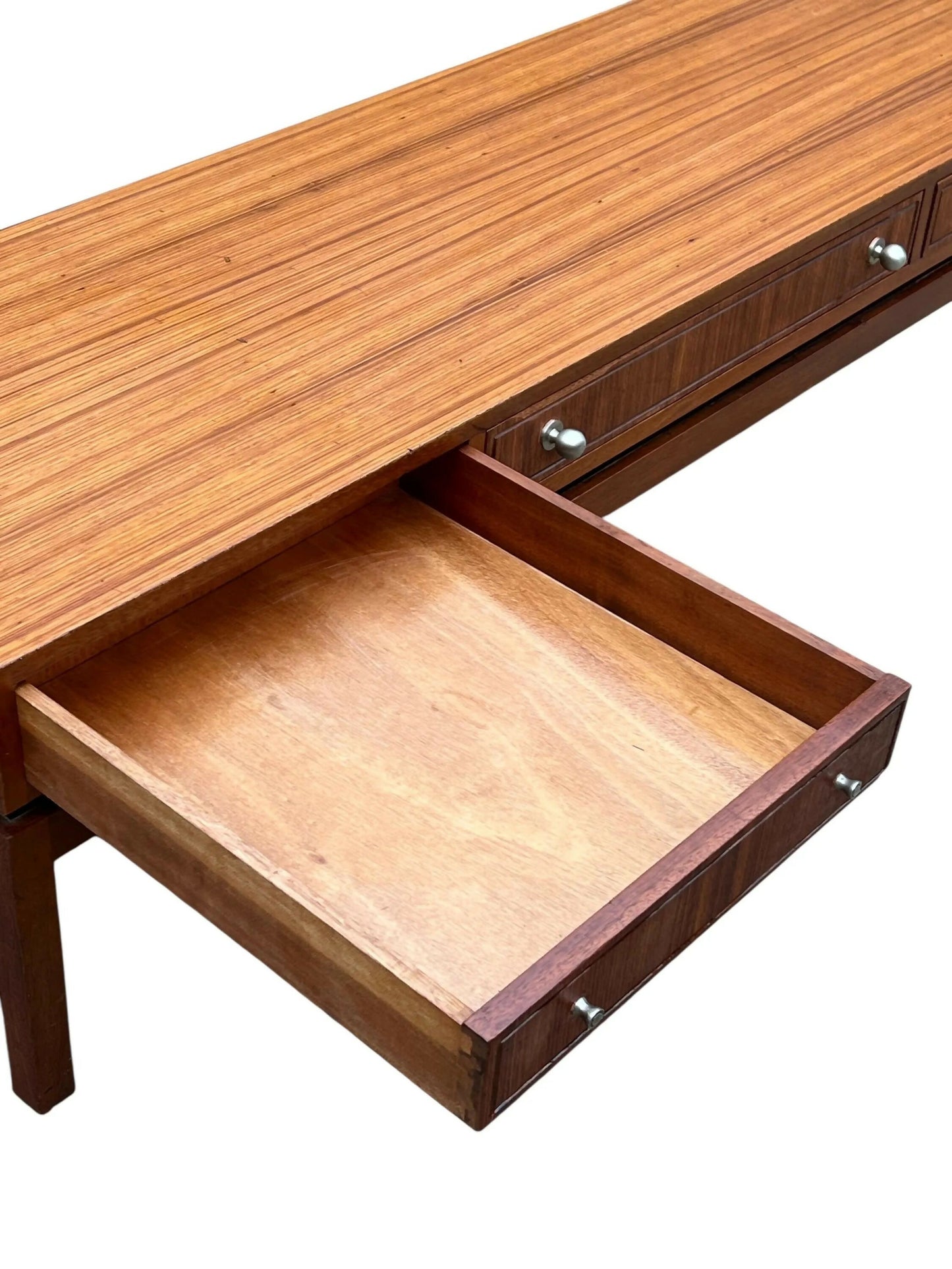 Mid-century long console coffee table by the renowned British makers Greaves and Thomas.
