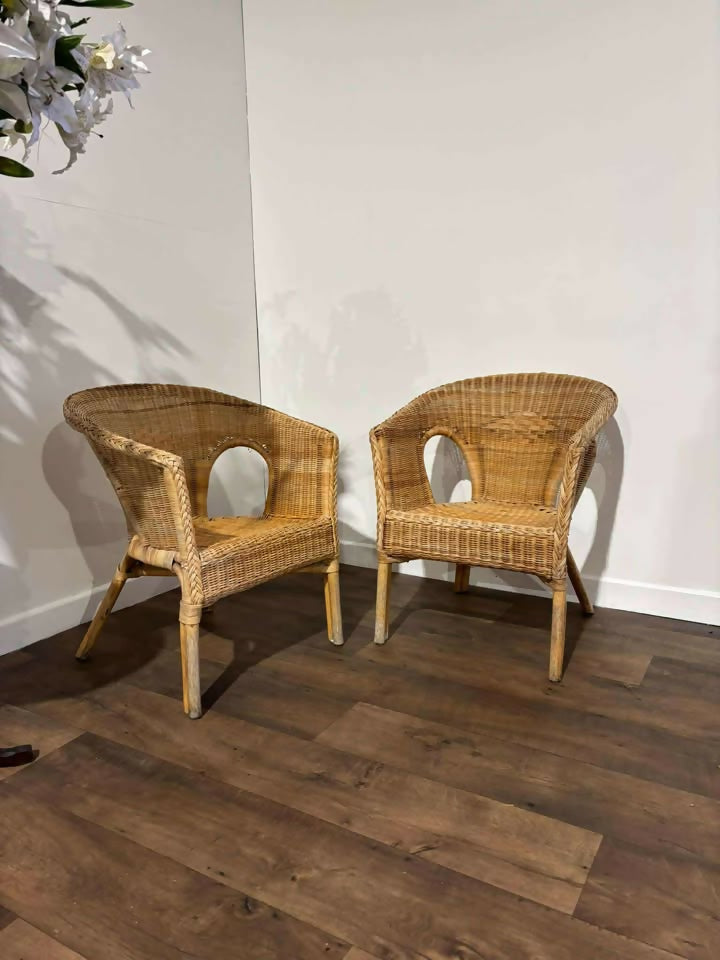 Pair of Vintage Wicker Chairsc