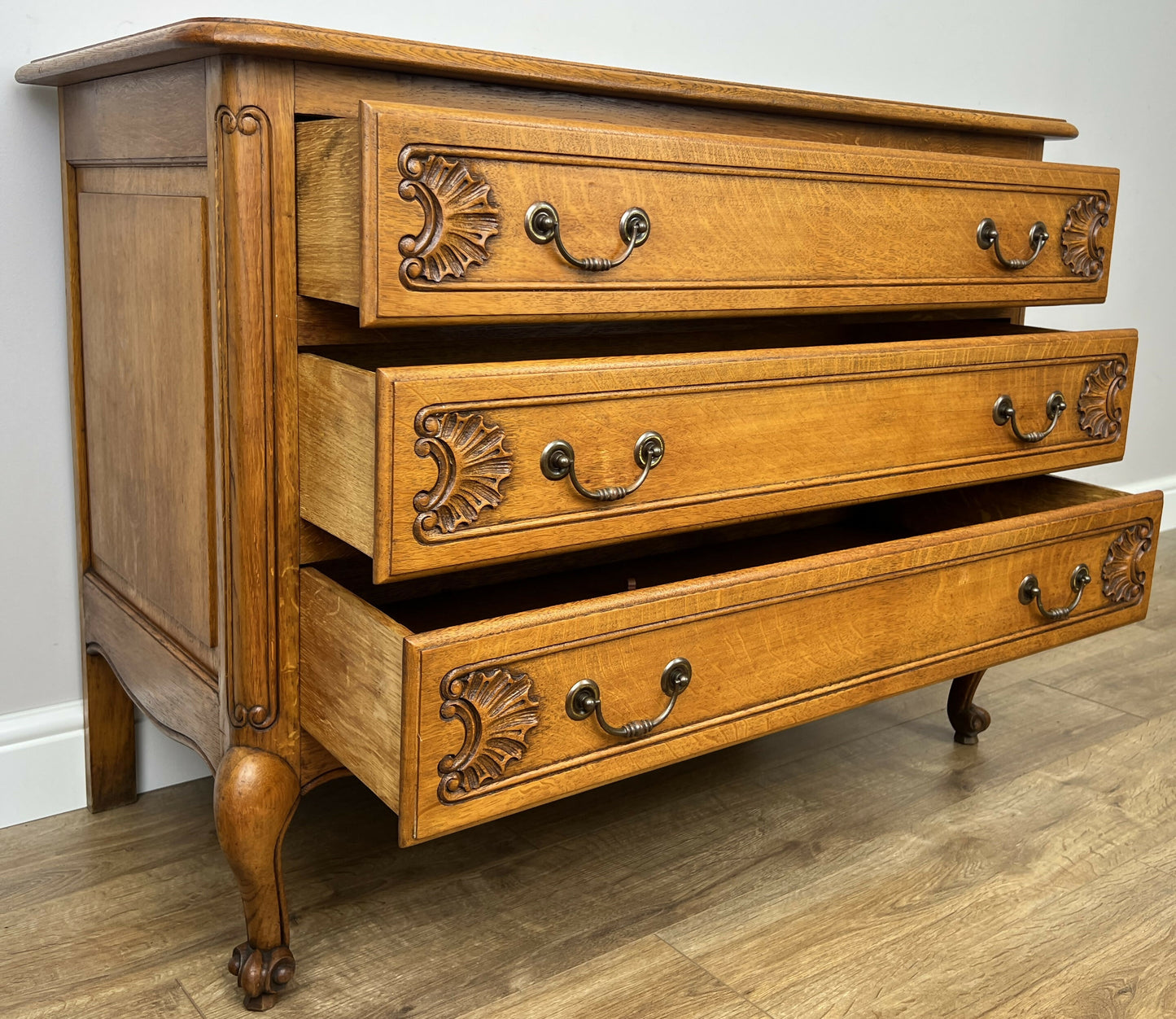 Chest of Drawers Vintage French Louis Oak 3 Drawers Carved Cabinet LOT 6259