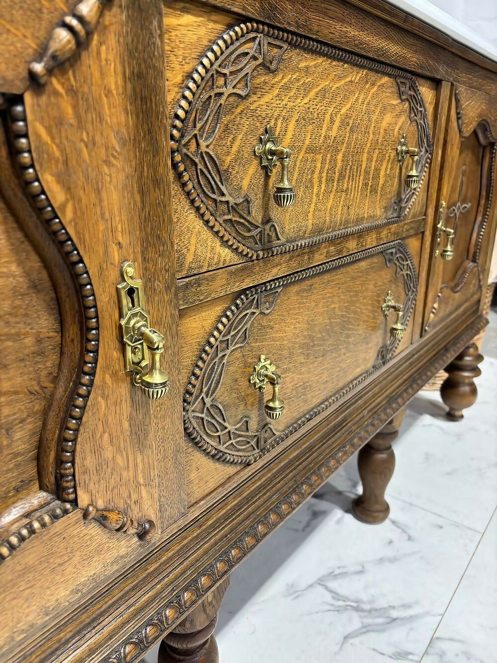 Traditional Double Bathroom Vanity Unit