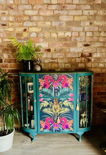 Oriental drinks cabinet