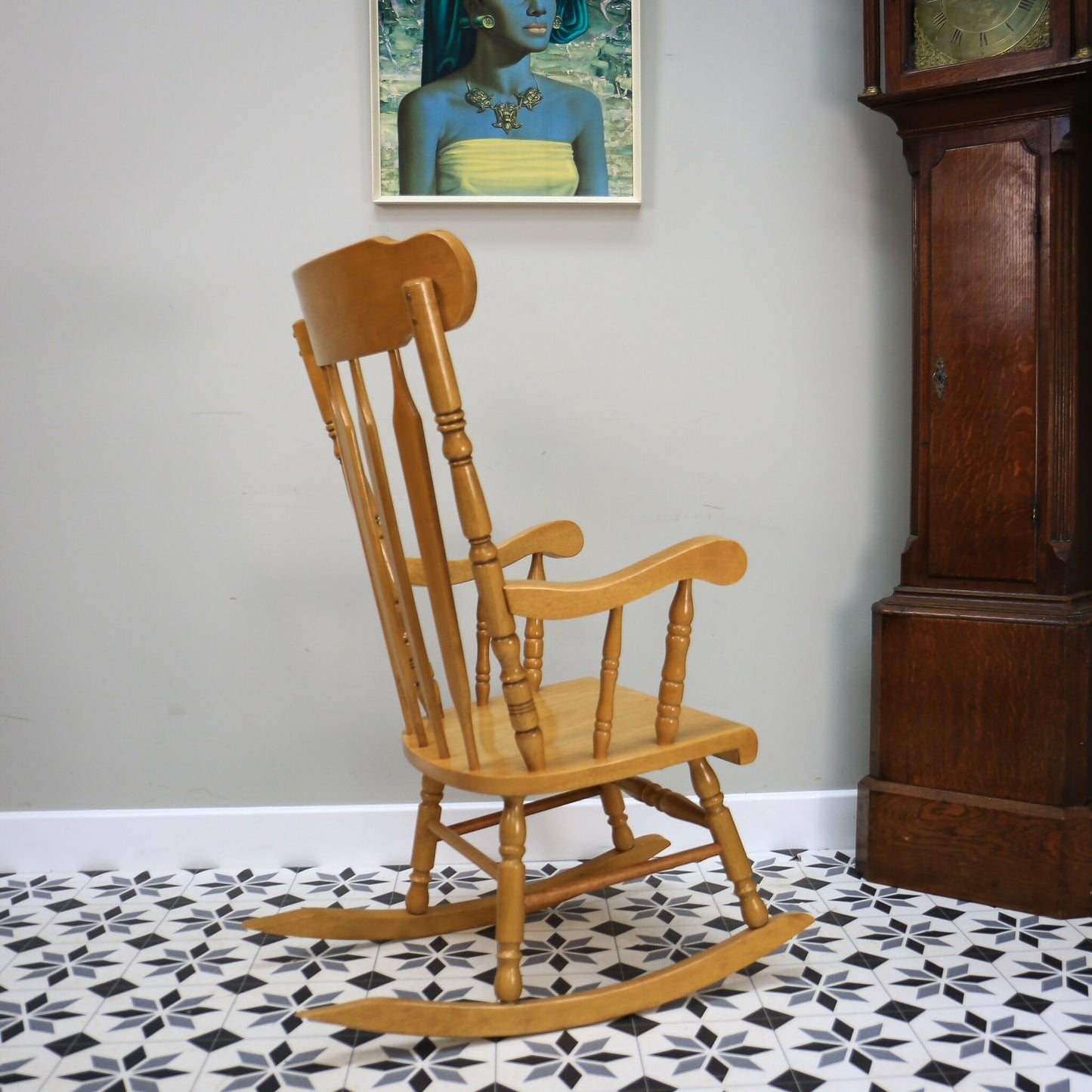Rocking Chair Solid Wood with Exaggerated Slat Back and Turned Spindles