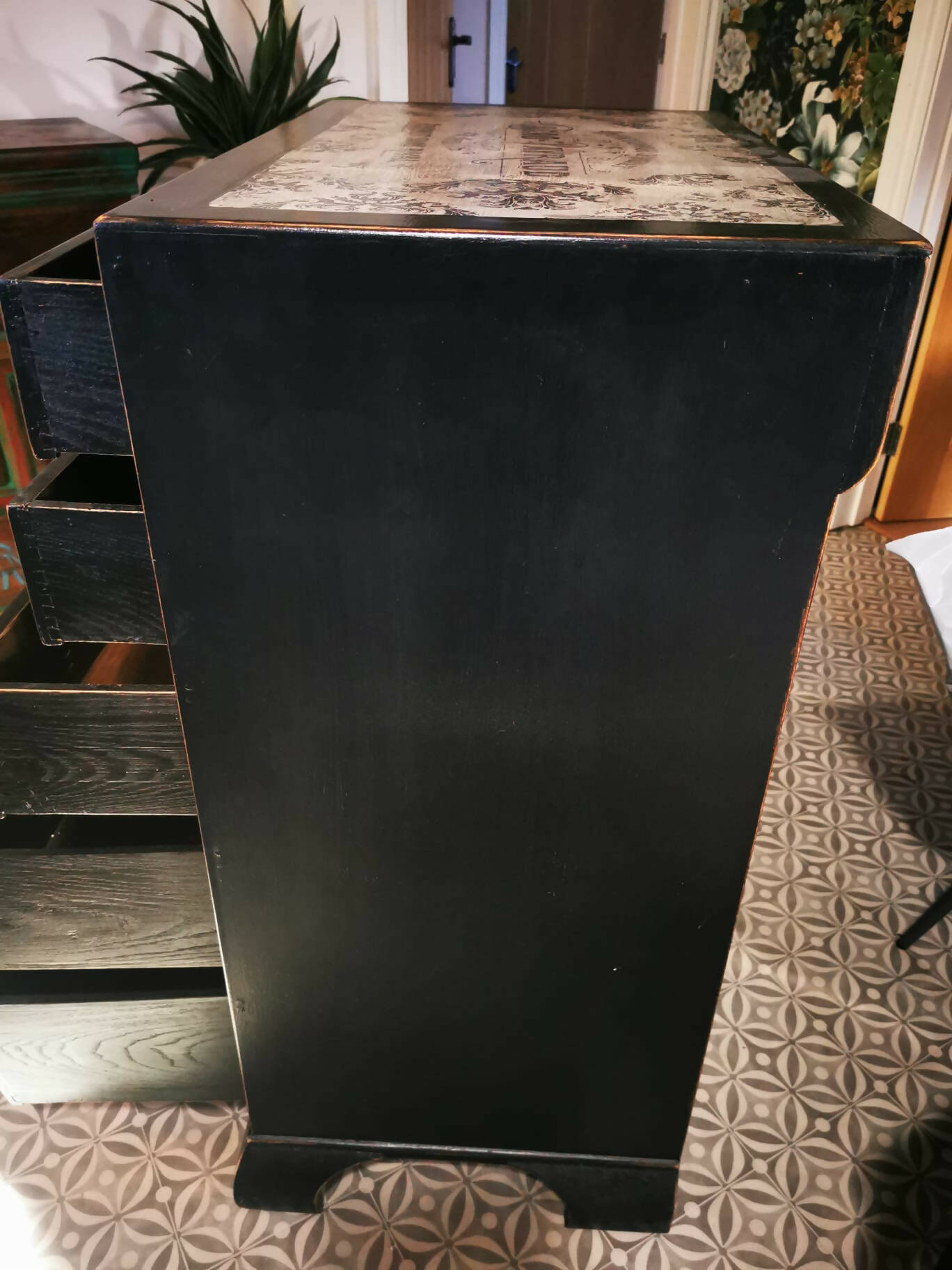 Black and White Vintage Chest of Drawers