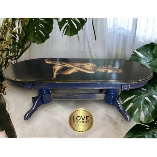 Oval Vintage Coffee table - Gold Lady