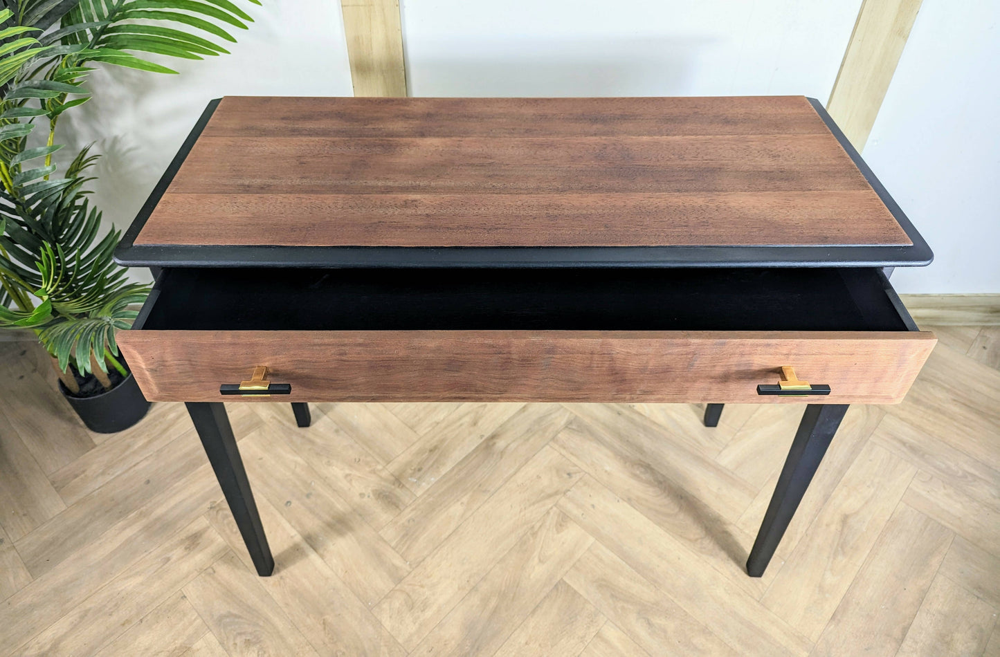 Stag minstrel black console table/desk