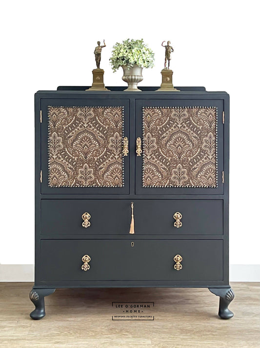 black painted drinks cabinet, cocktails, gin