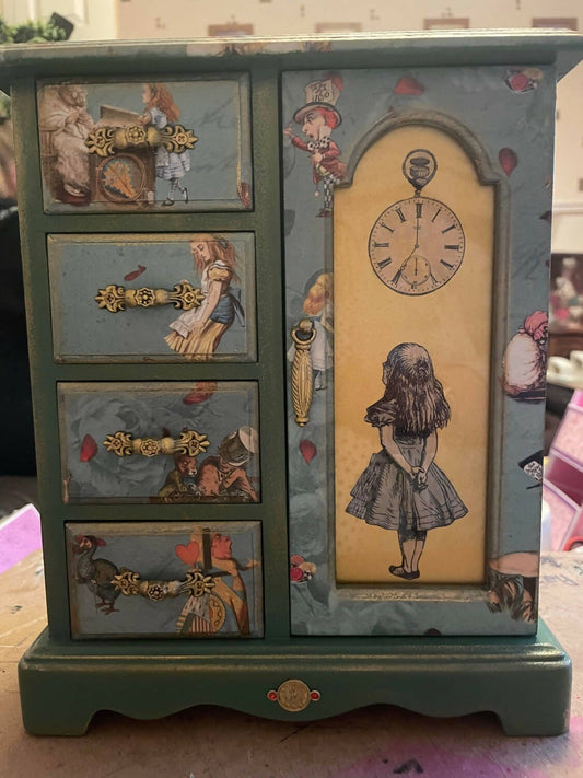 Vintage Alice Jewellery Box