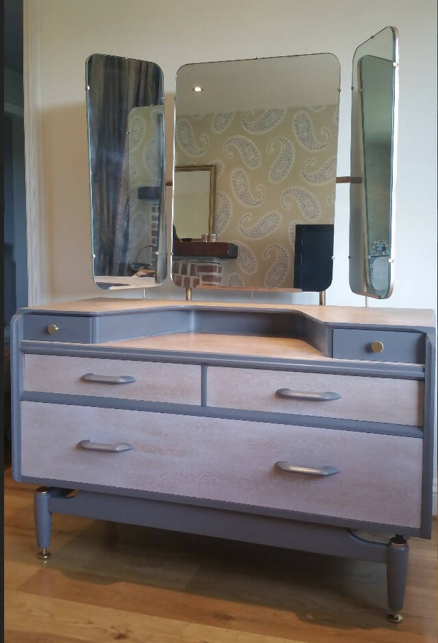 Rare Retro vintage dressing table, occasional table, chest of drawers in great condition