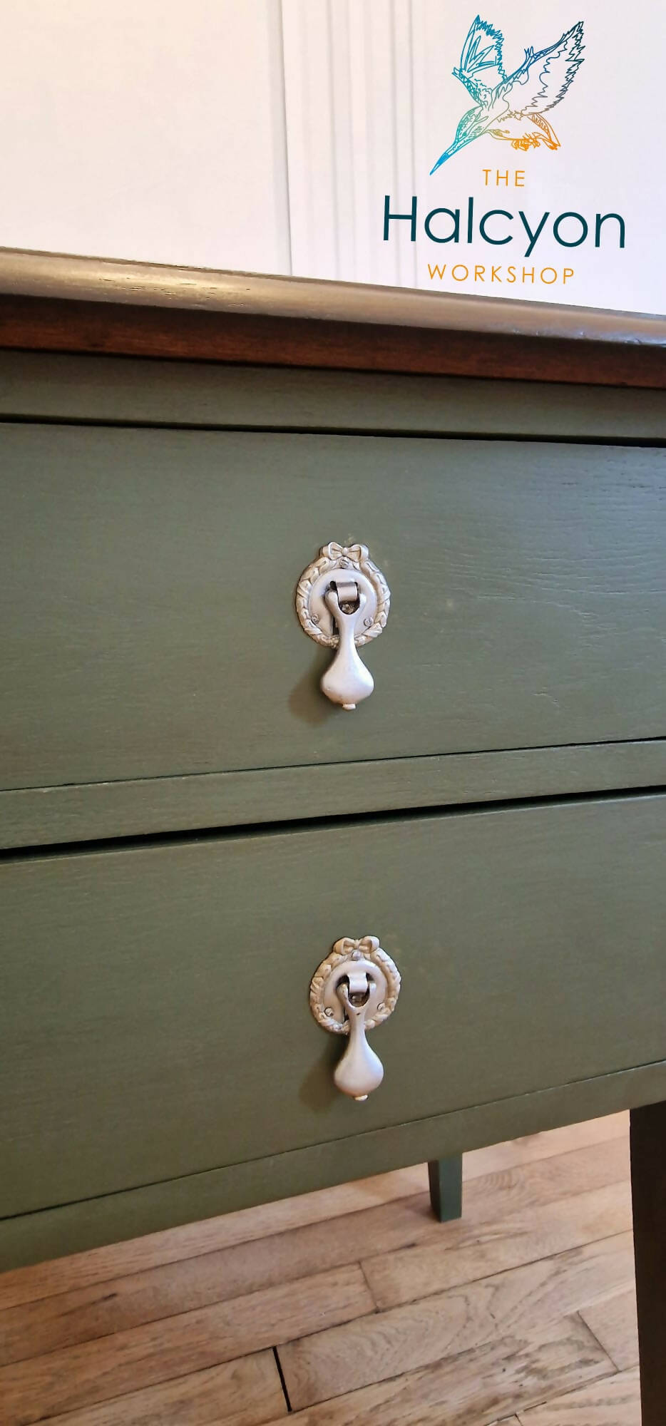 ***SOLD****Oak Vintage Chest of Drawers