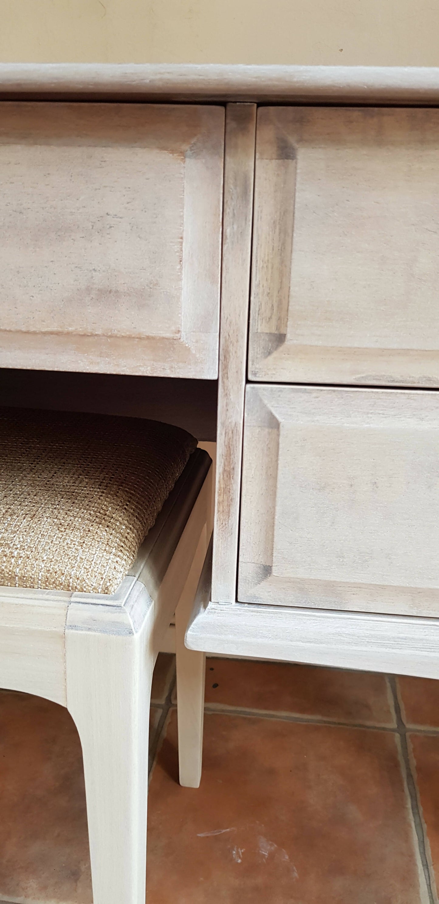 Stag minstrel dressing table in a whitewash, natural wood, rustic weathered finishing.