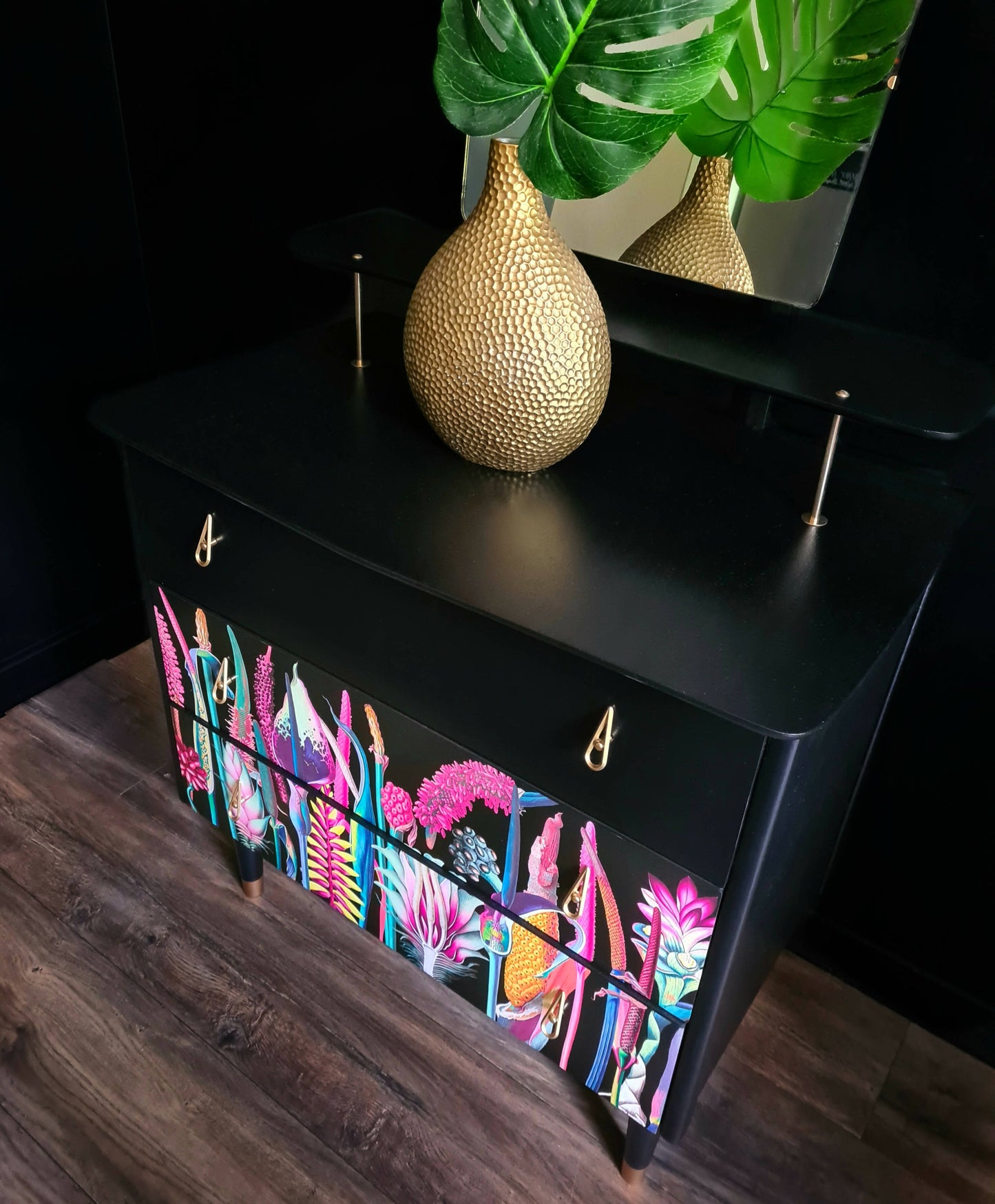 Retro style chest of drawers, dressing table