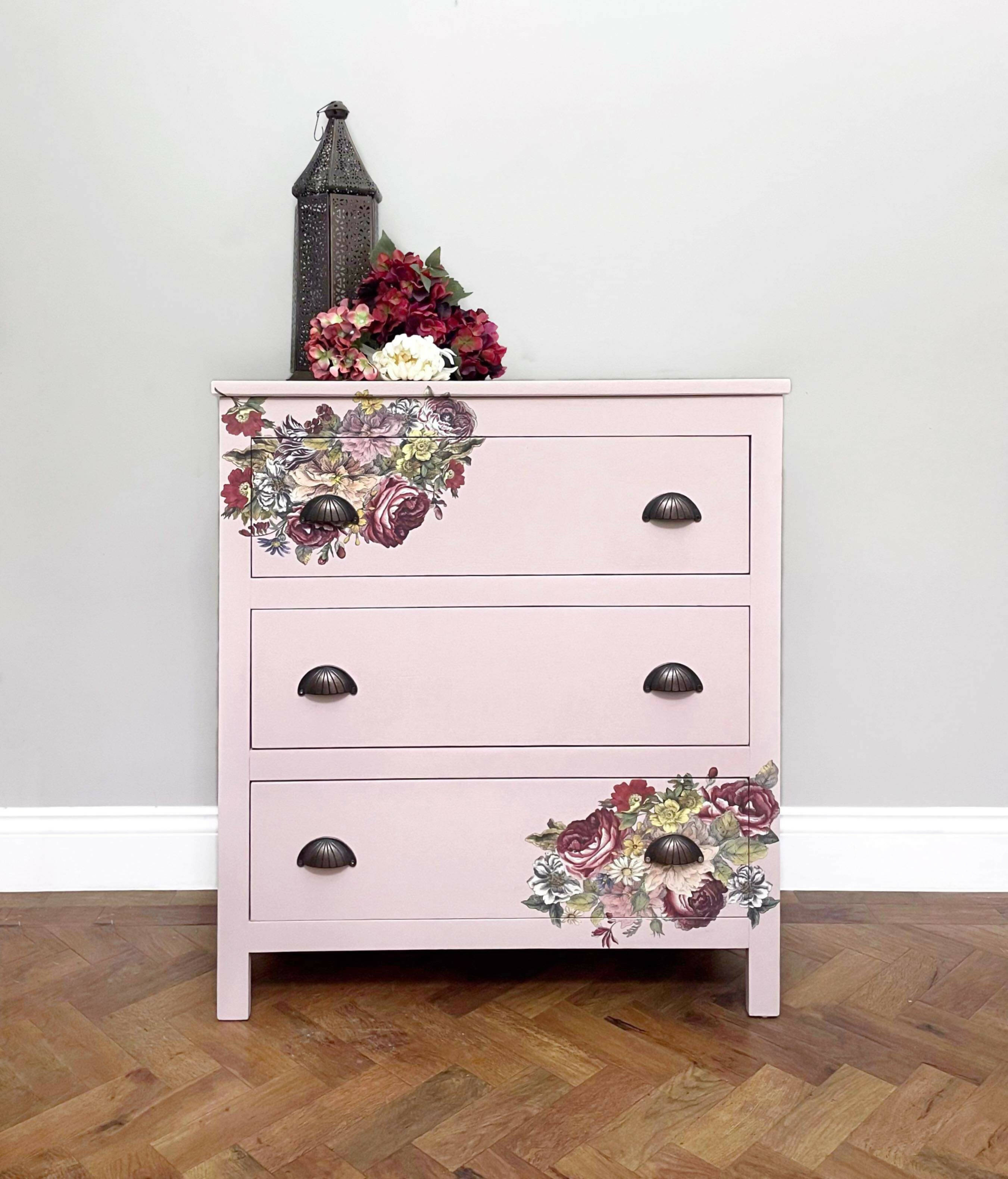 Pink bedroom deals drawers