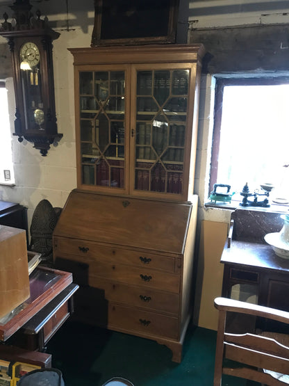 Vintage pine bureau