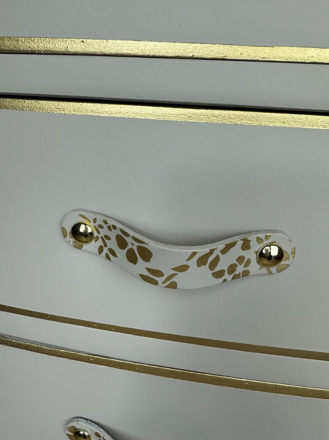 Stunning Georgian Bow Fronted Chest of Drawers Off White Colour and Gold