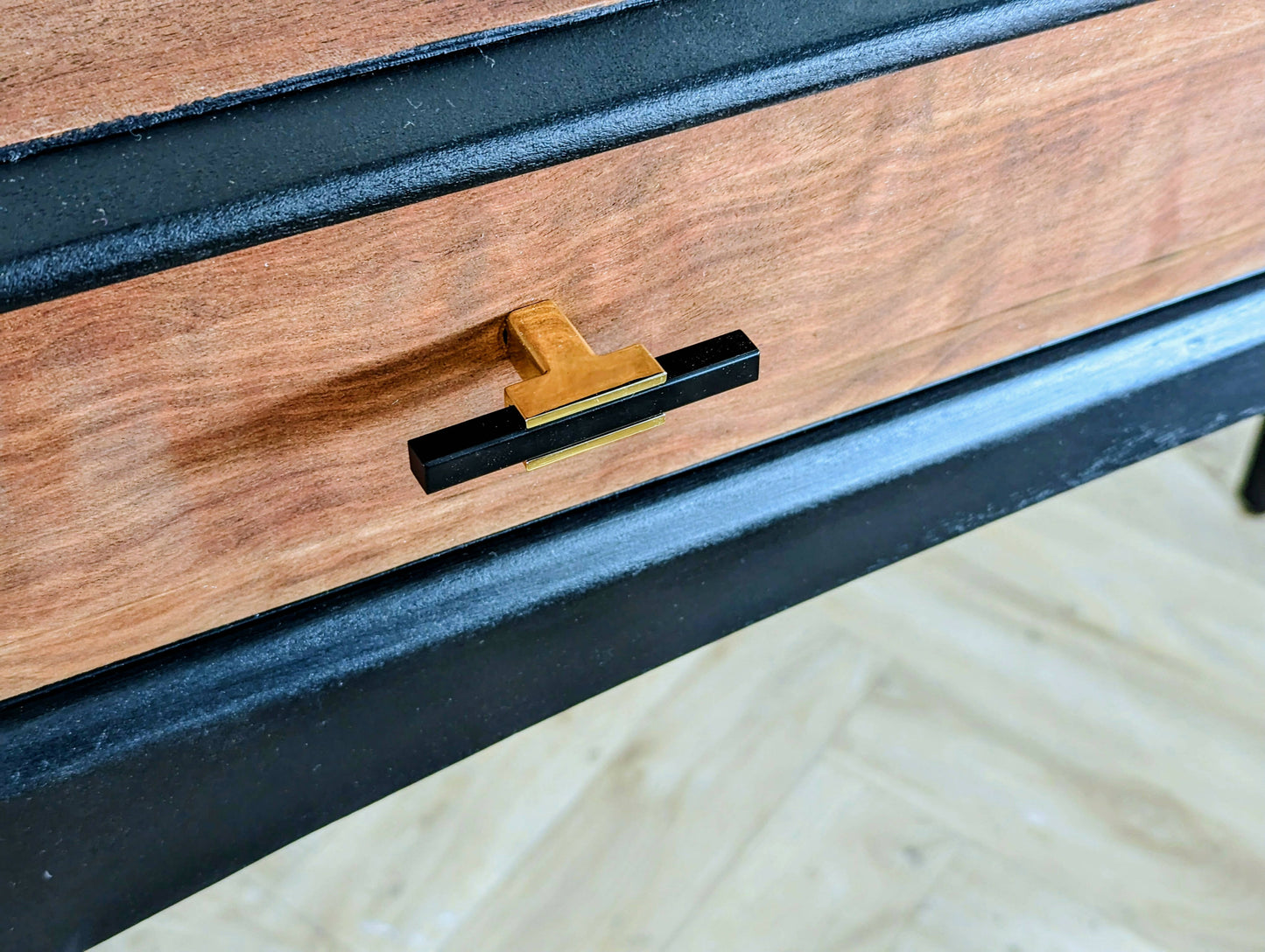 Stag minstrel black console table/desk