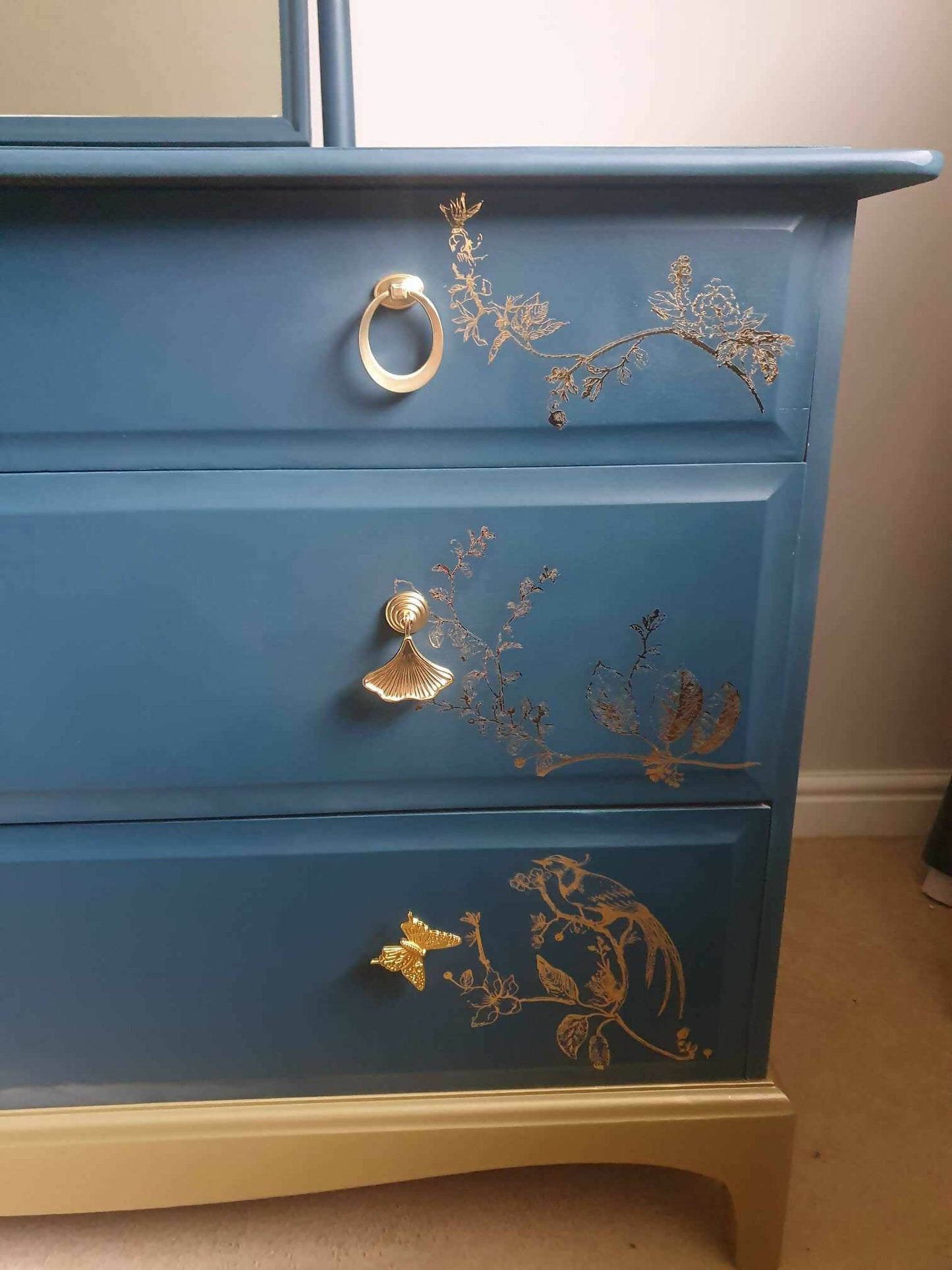 Exquisite Elegant Stag Mistral Dresser & Mirror in Dark Blue with Gold Embossed Accents