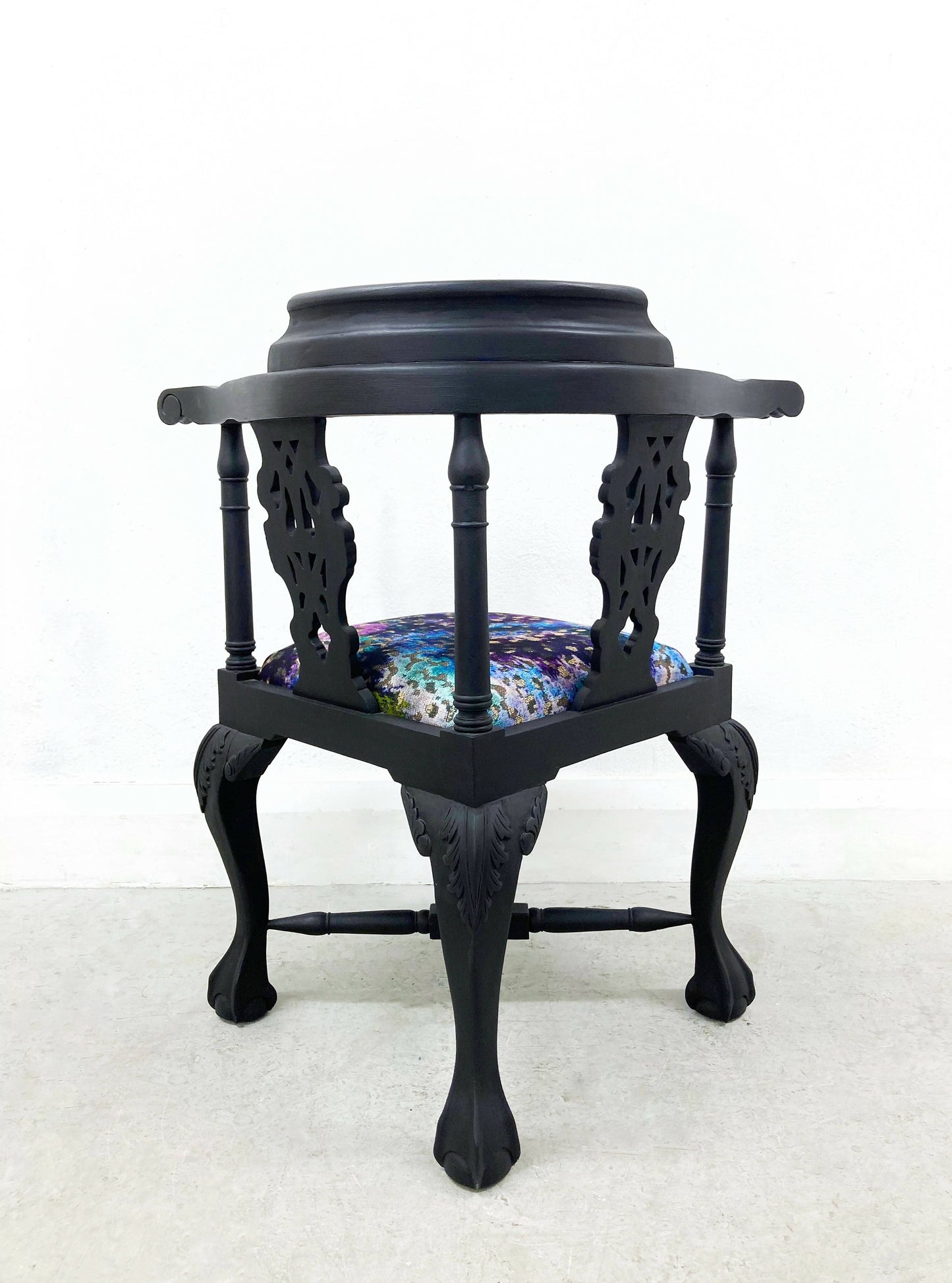 ORNATE BOHEMIAN CORNER CHAIR