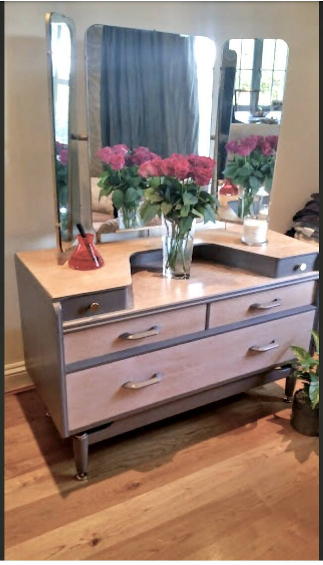 Rare Retro vintage dressing table, occasional table, chest of drawers in great condition